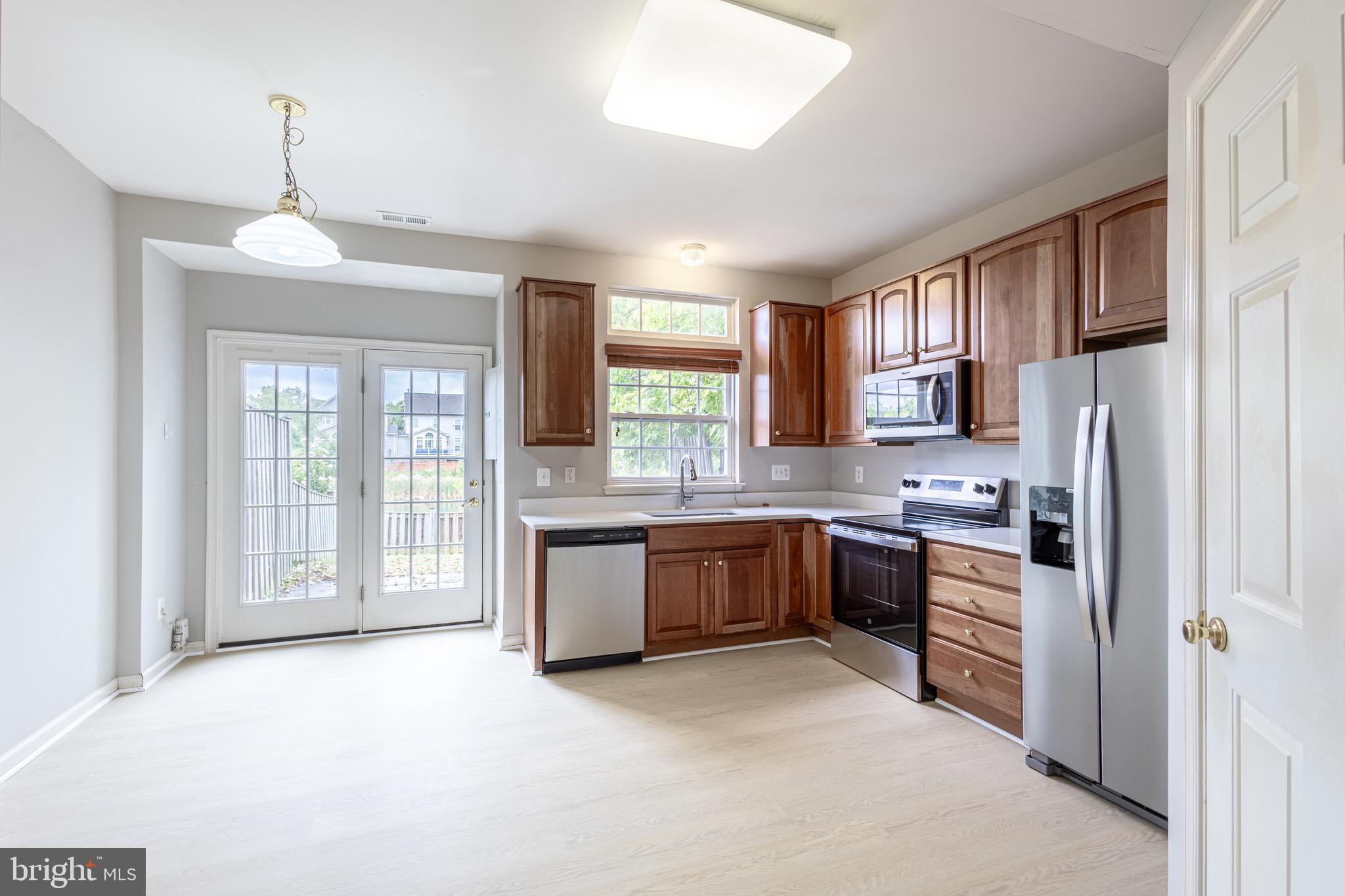 ASHBURN VILLAGE - Residential Lease