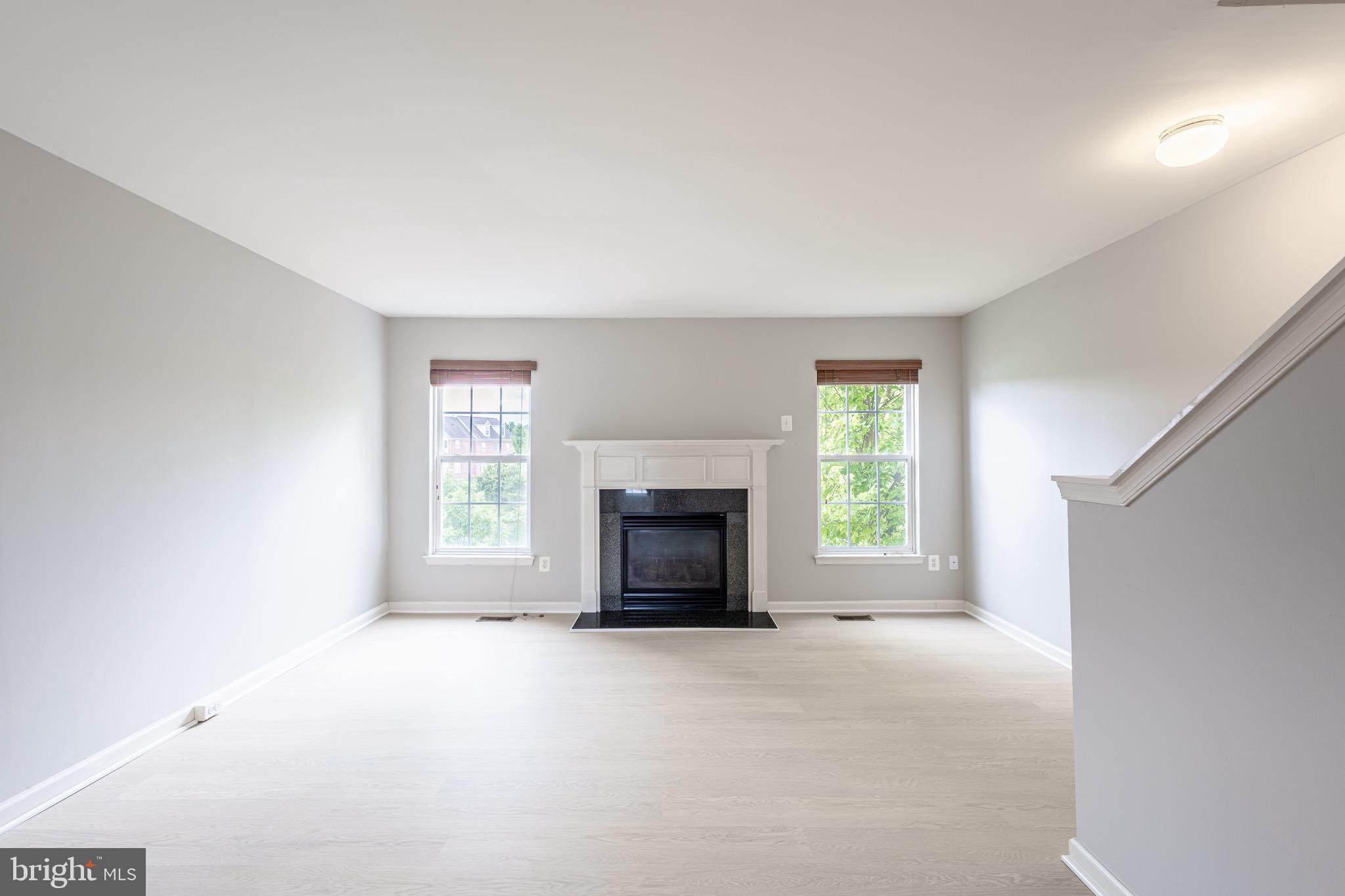 ASHBURN VILLAGE - Residential Lease