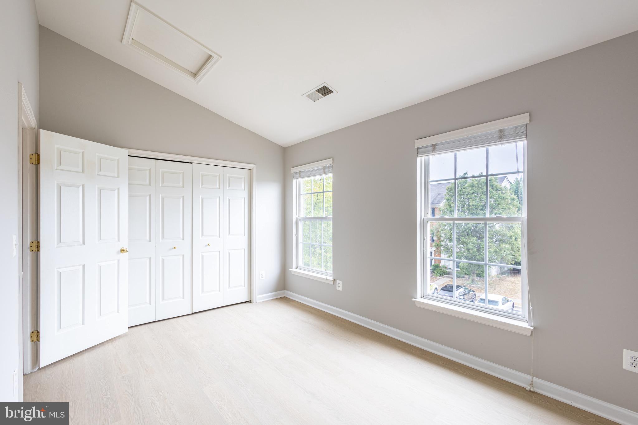 ASHBURN VILLAGE - Residential Lease