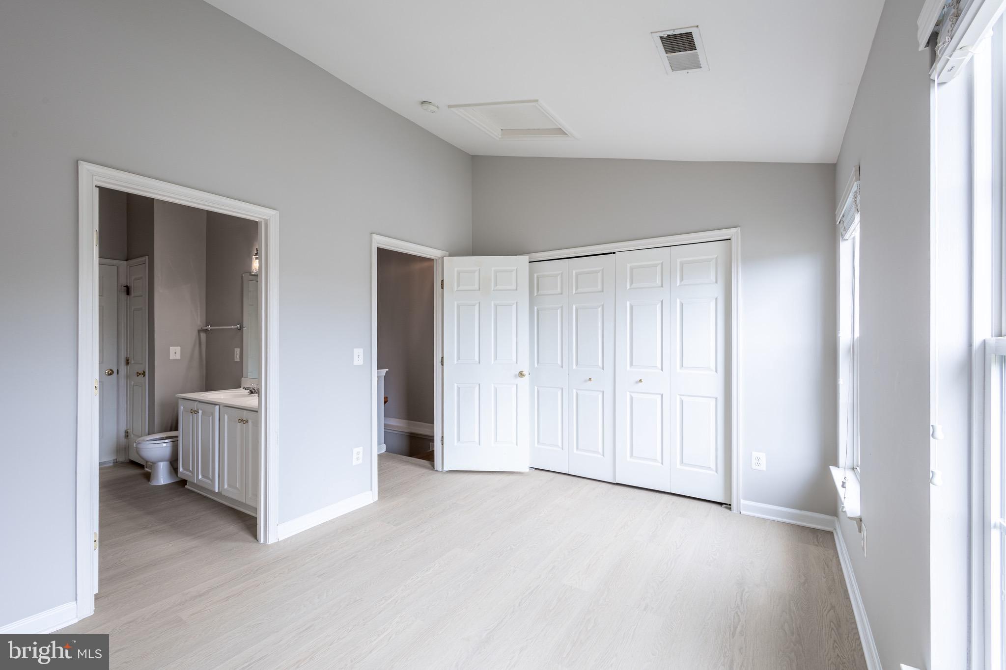 ASHBURN VILLAGE - Residential Lease