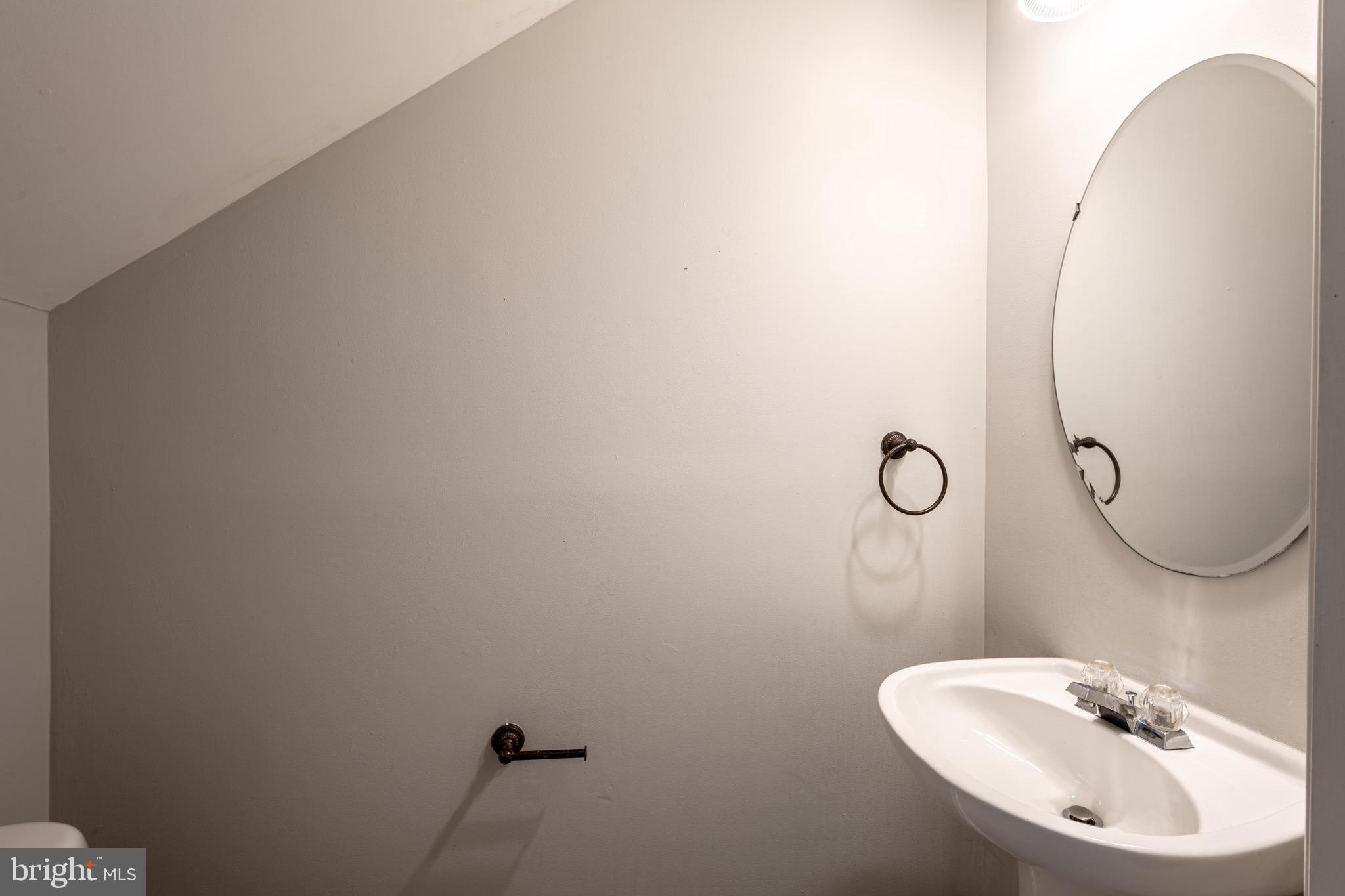 ASHBURN VILLAGE - Residential Lease