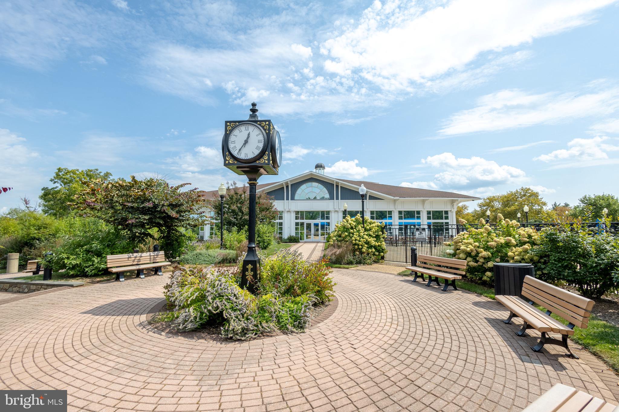 ASHBURN VILLAGE - Residential Lease