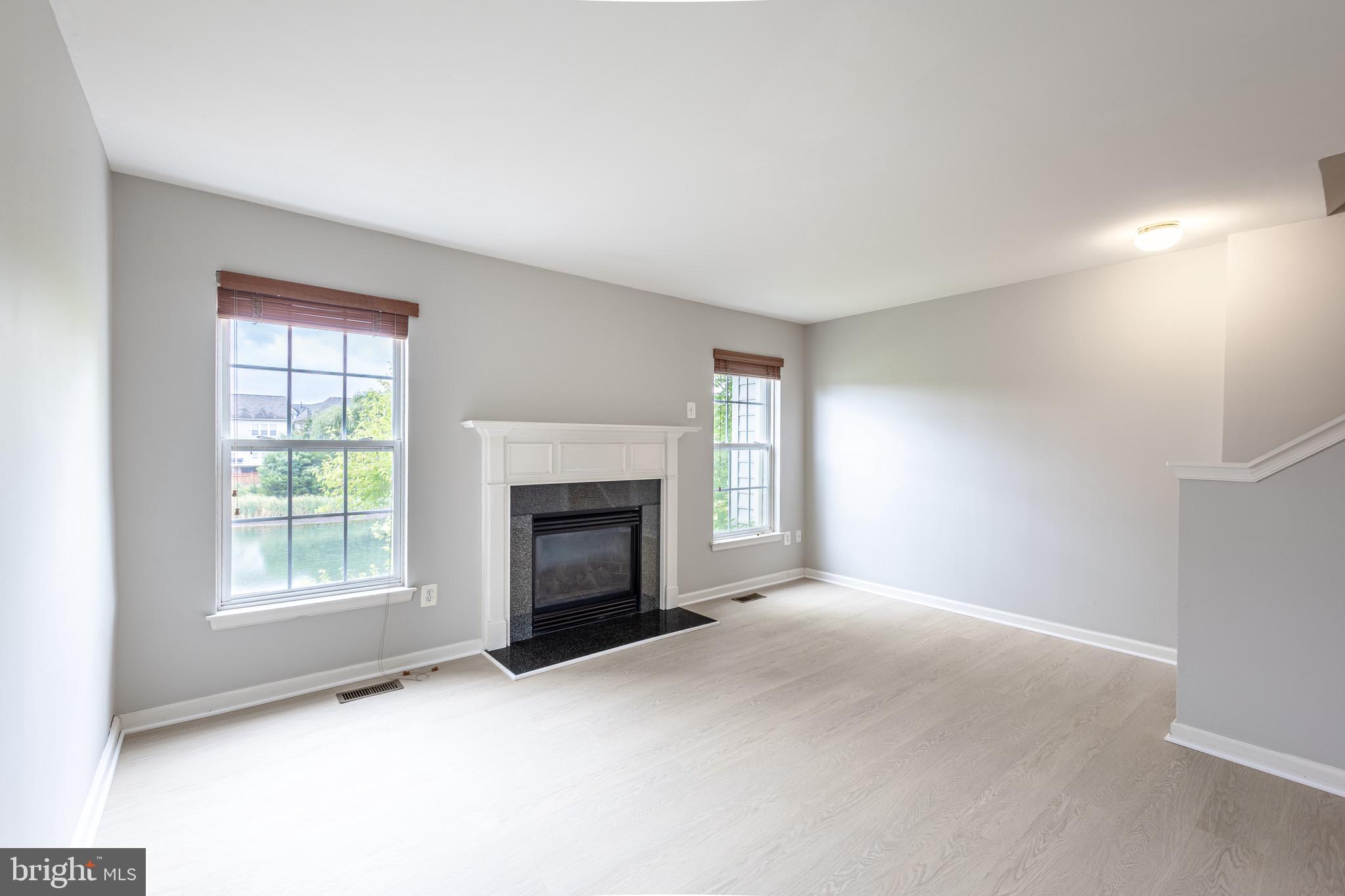 ASHBURN VILLAGE - Residential Lease