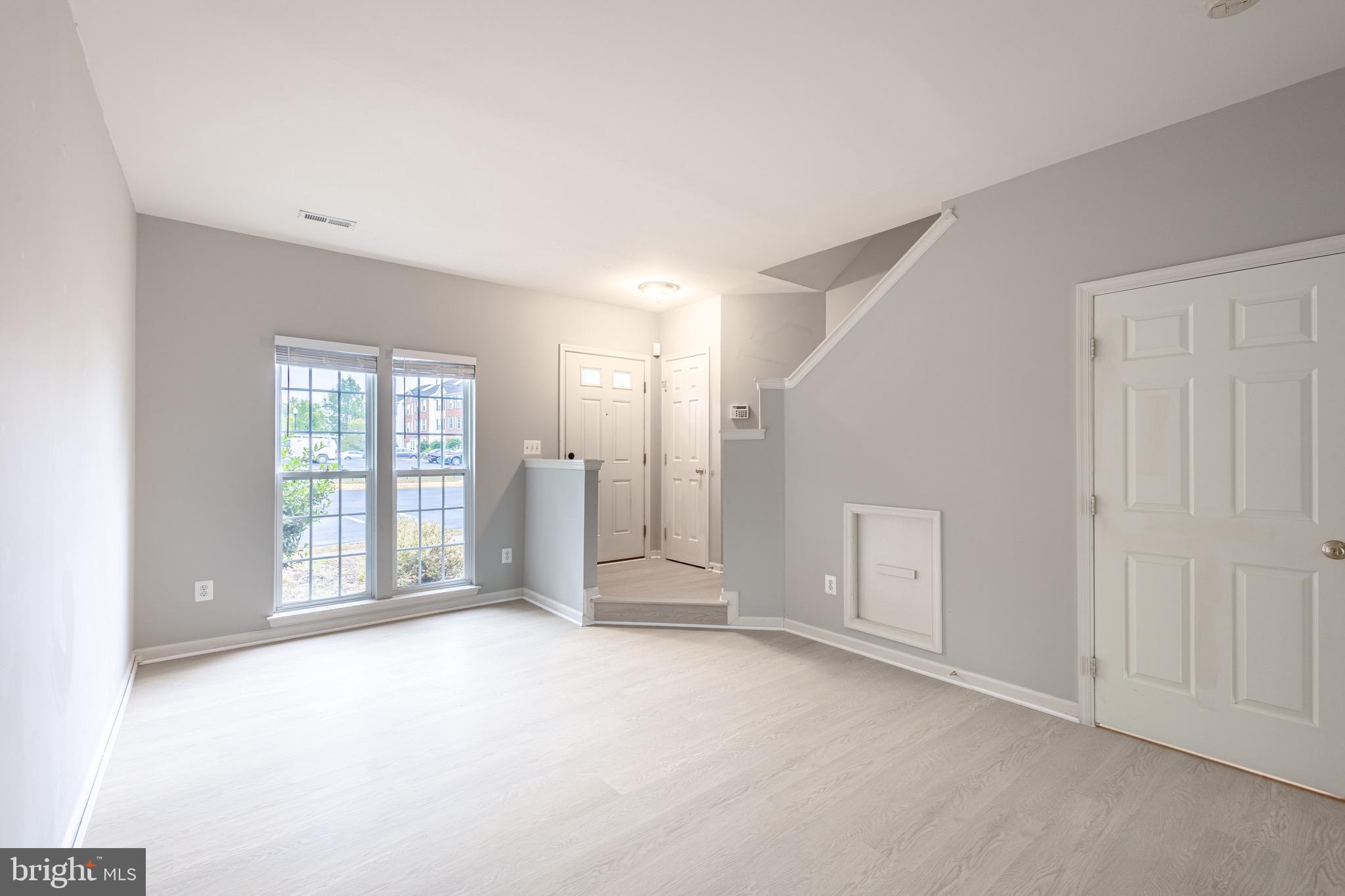 ASHBURN VILLAGE - Residential Lease