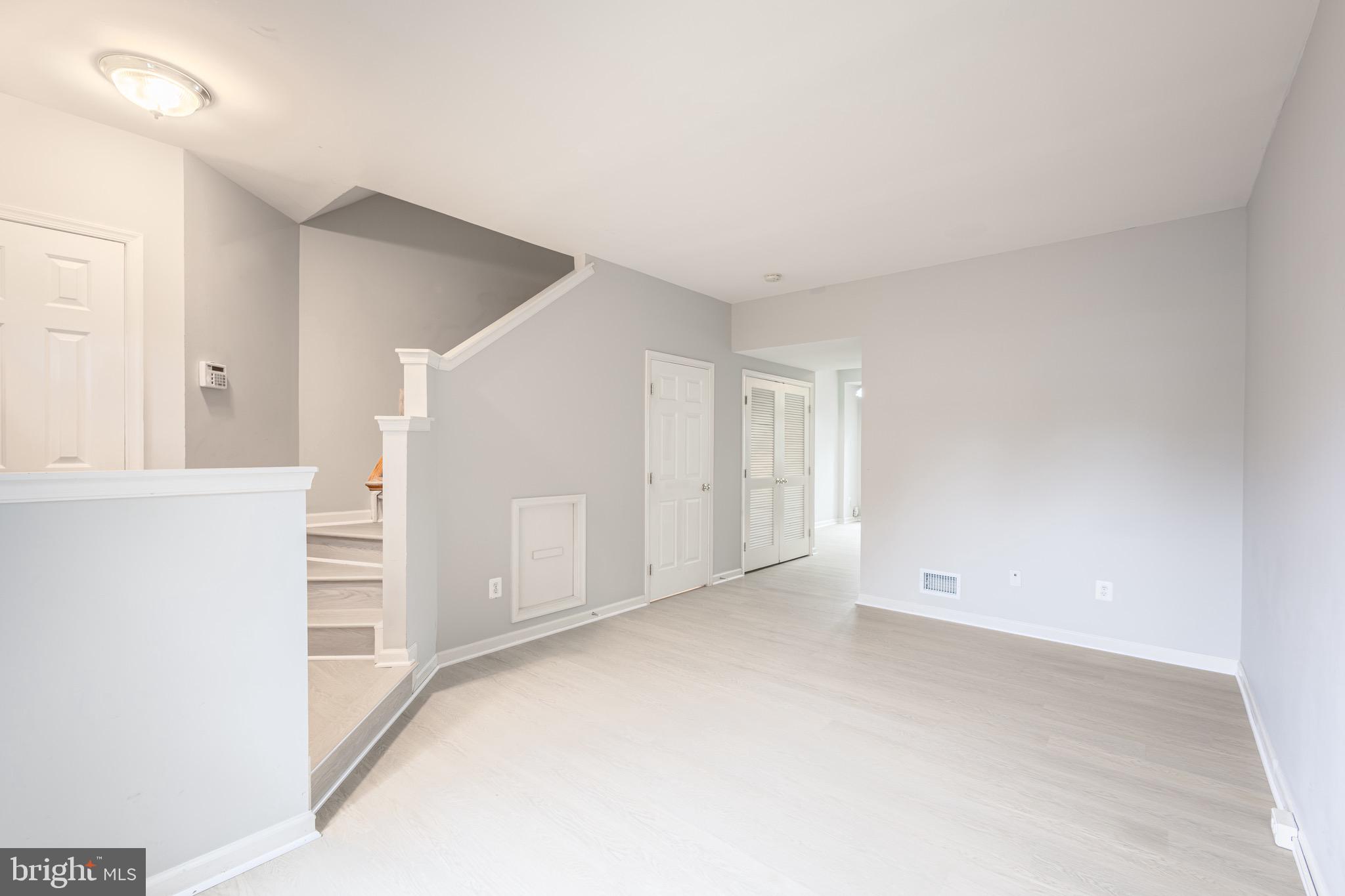 ASHBURN VILLAGE - Residential Lease