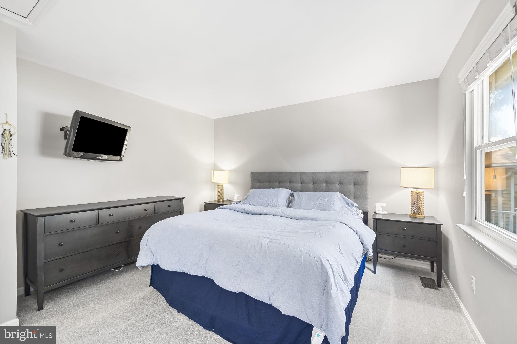 MANHATTAN BEACH - Residential