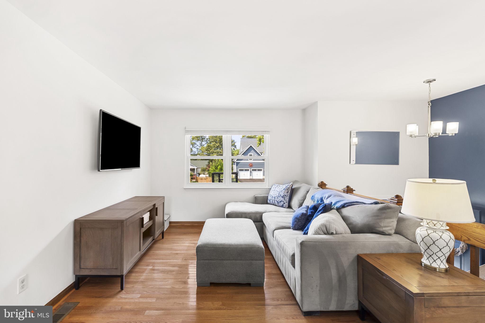 MANHATTAN BEACH - Residential