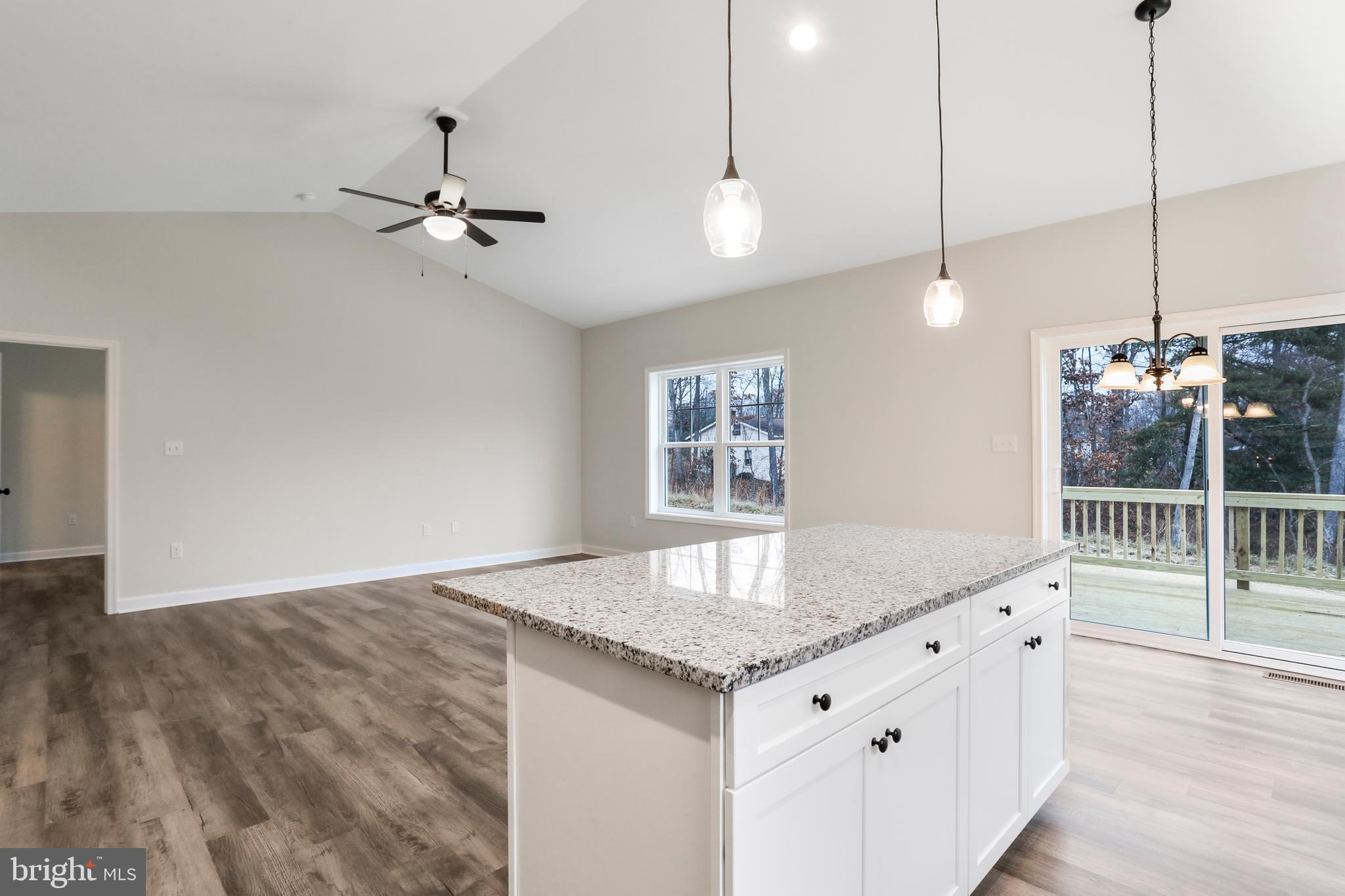 MIDDLE CREEK VISTAS - Residential