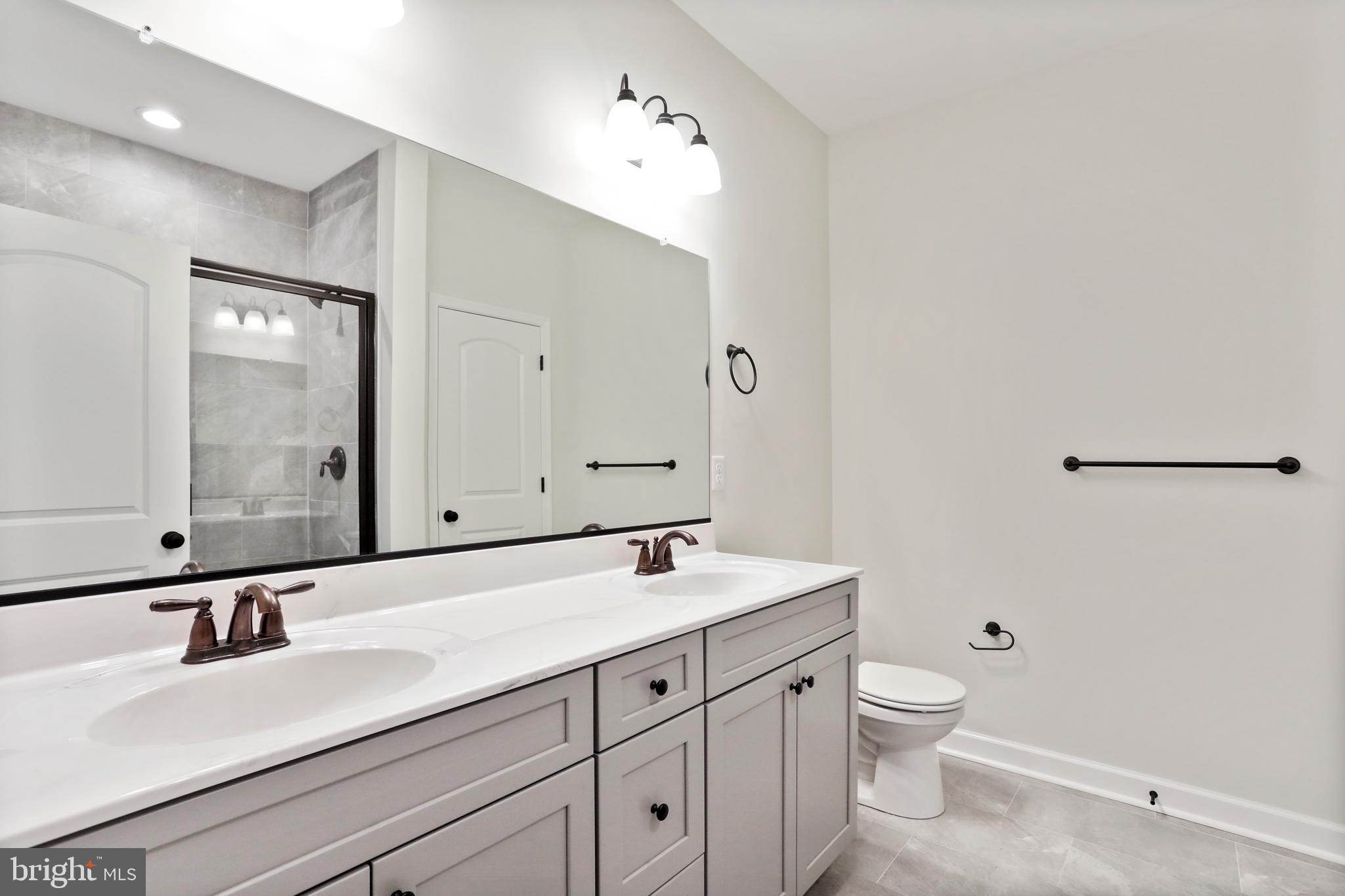 MIDDLE CREEK VISTAS - Residential