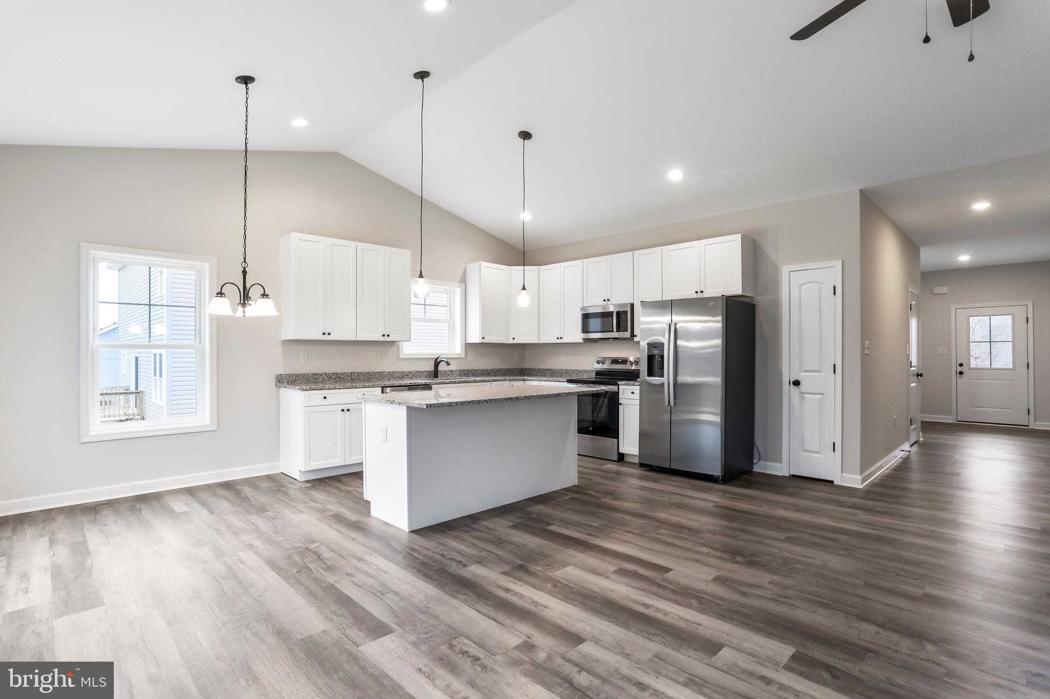 MIDDLE CREEK VISTAS - Residential