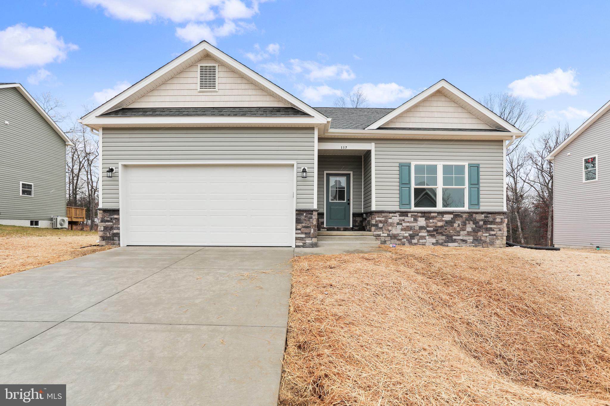 MIDDLE CREEK VISTAS - Residential