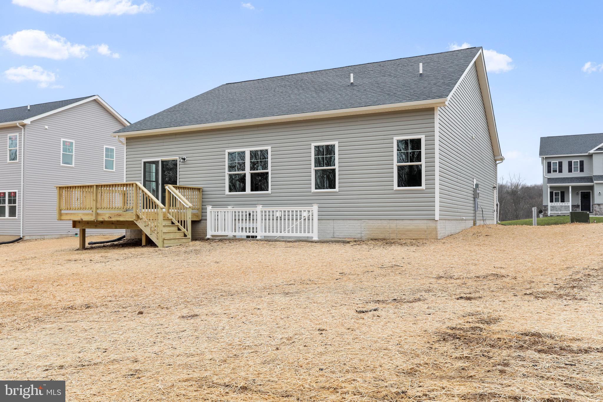 MIDDLE CREEK VISTAS - Residential