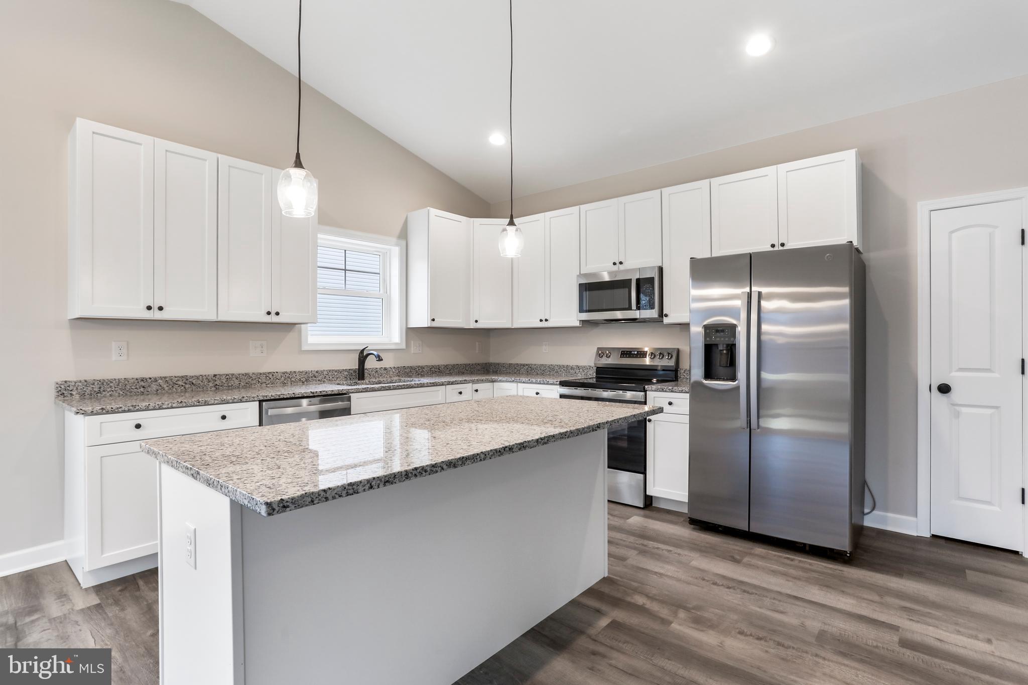 MIDDLE CREEK VISTAS - Residential