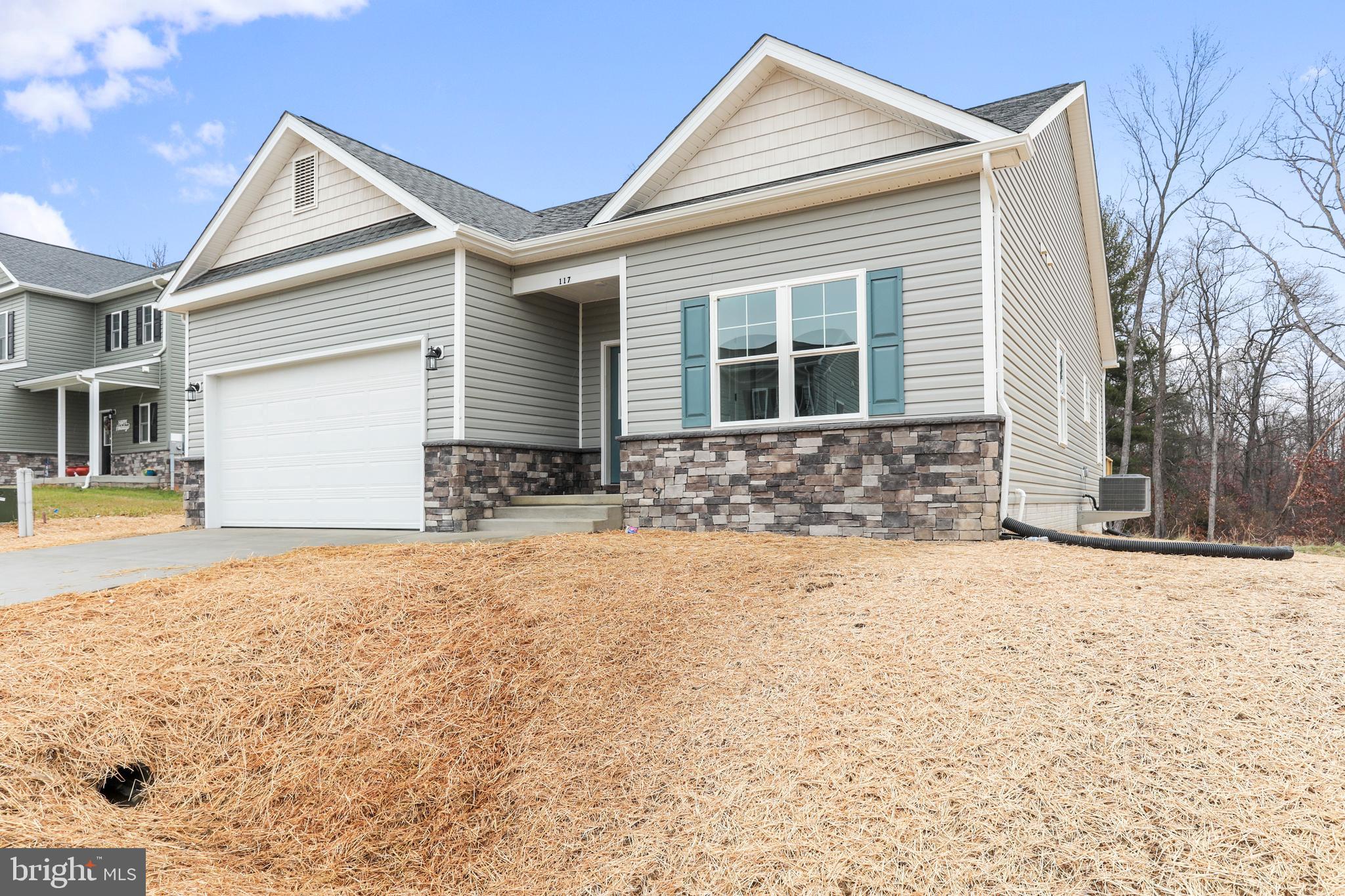 MIDDLE CREEK VISTAS - Residential