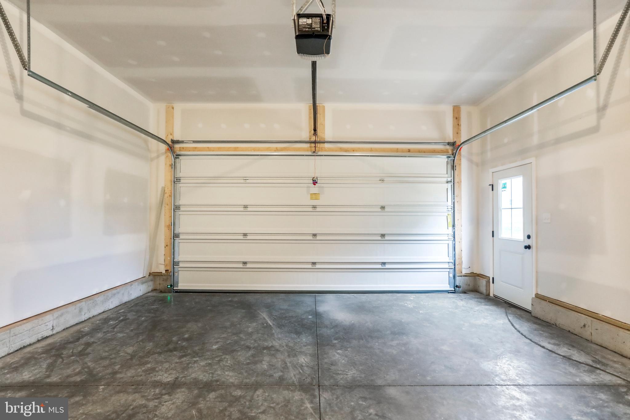 MIDDLE CREEK VISTAS - Residential