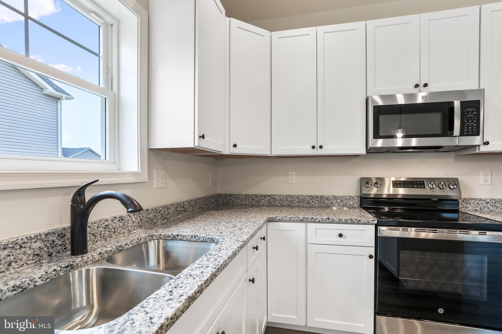 MIDDLE CREEK VISTAS - Residential