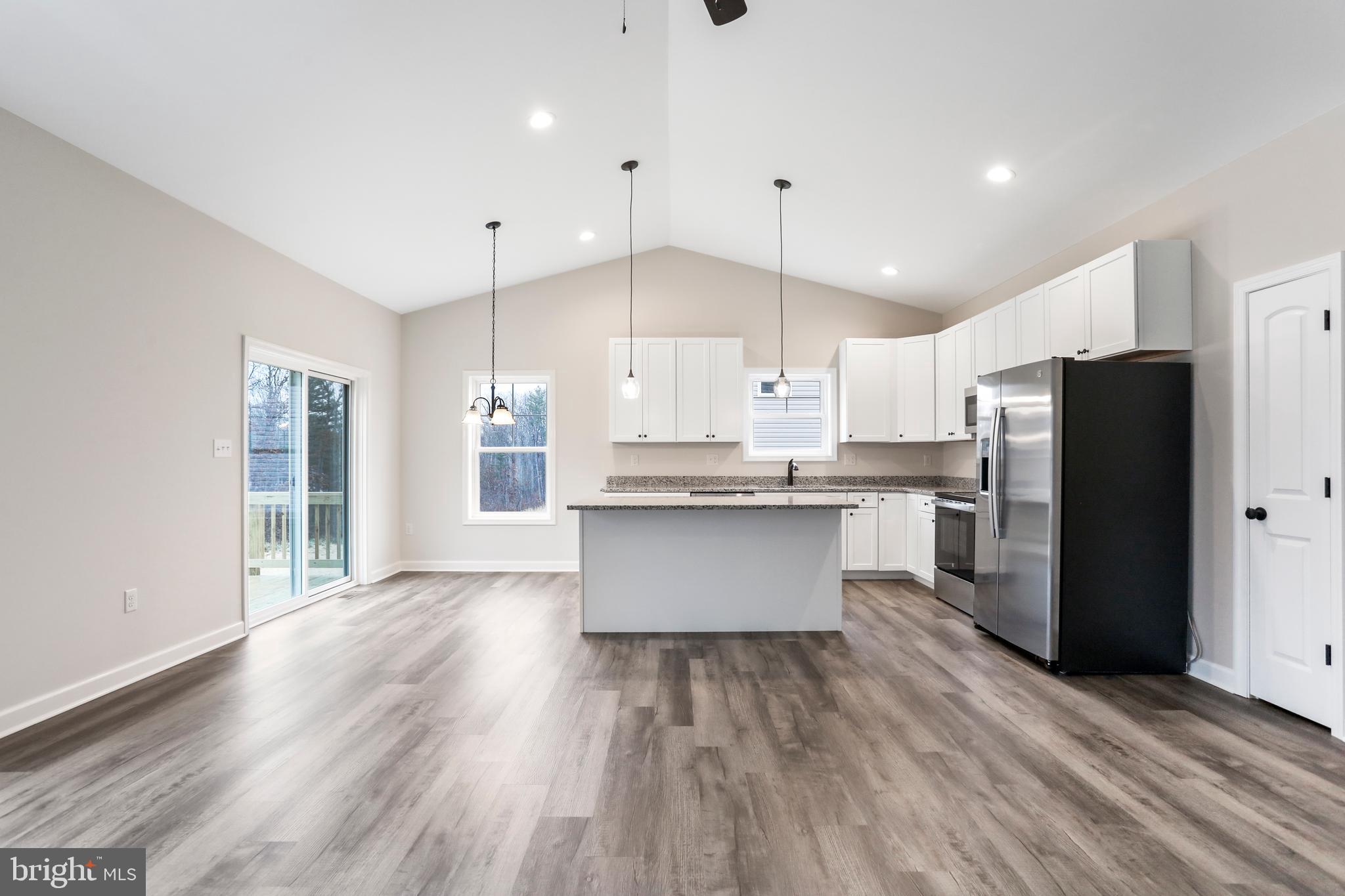 MIDDLE CREEK VISTAS - Residential