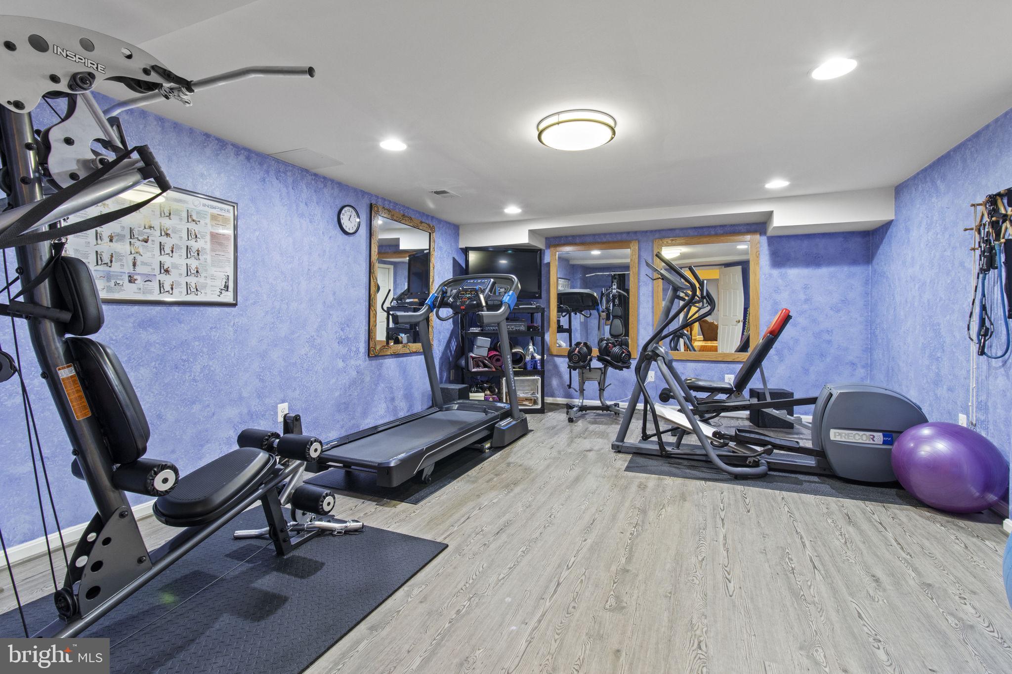 POTOMAC VILLAGE - Residential