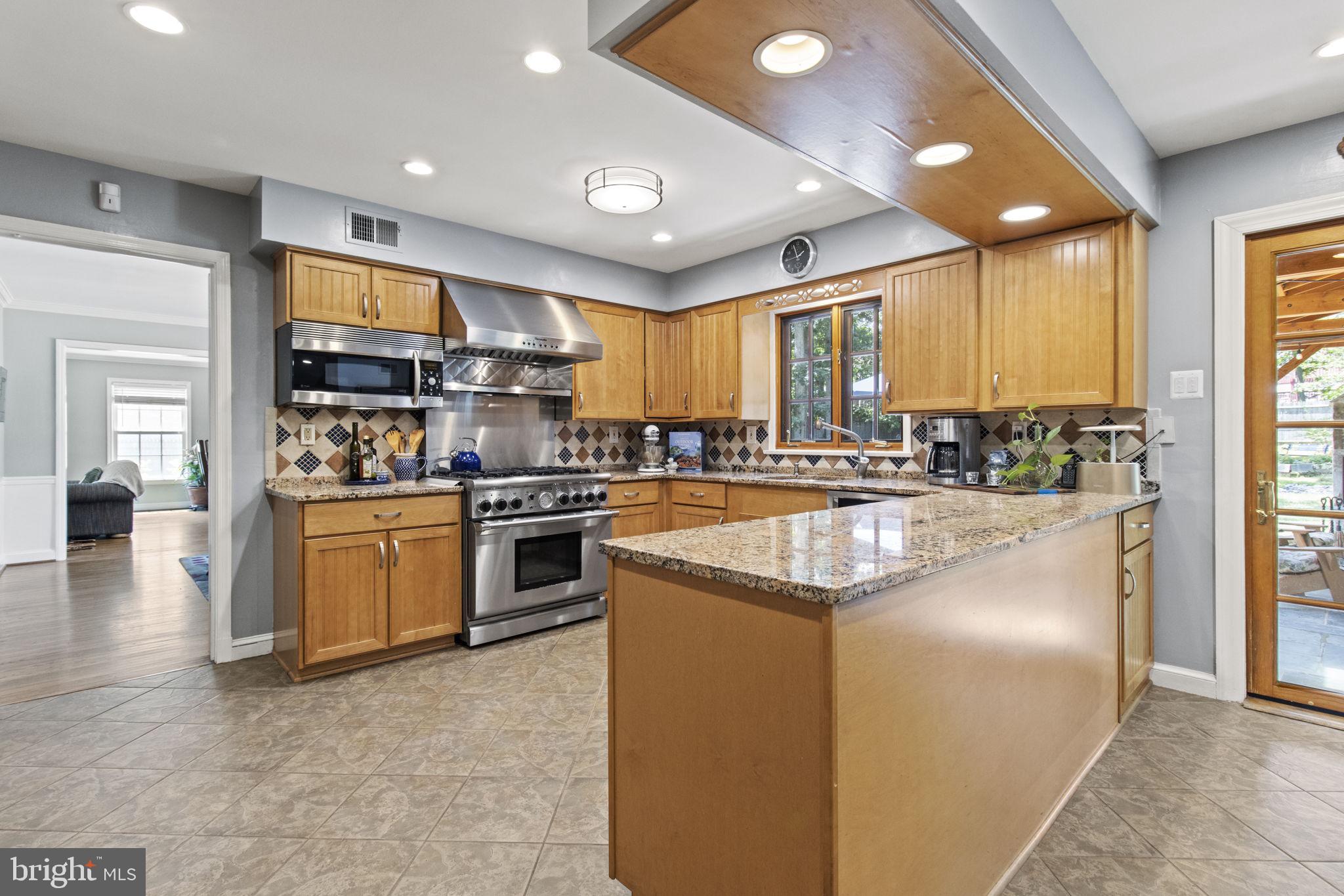 POTOMAC VILLAGE - Residential