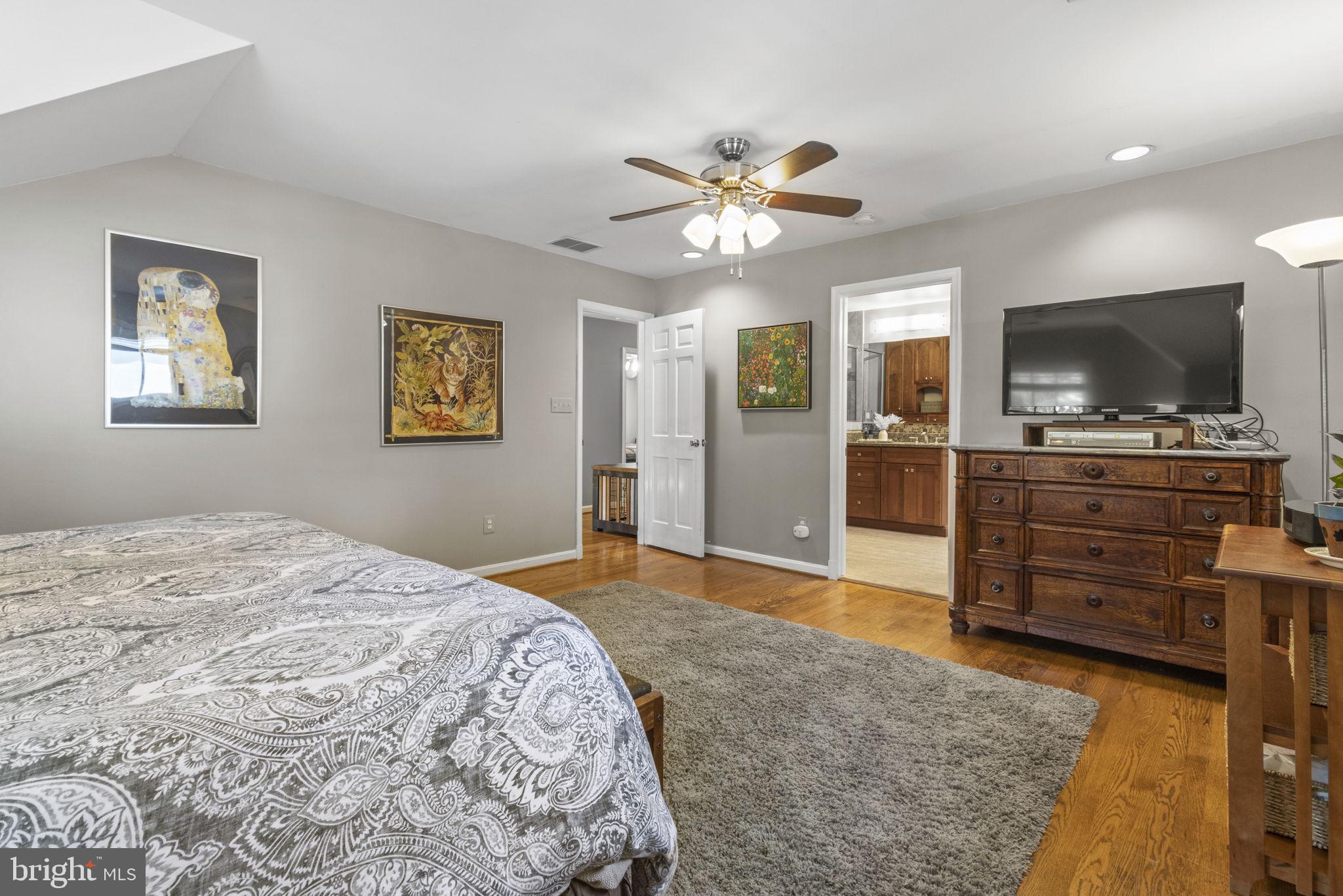 POTOMAC VILLAGE - Residential