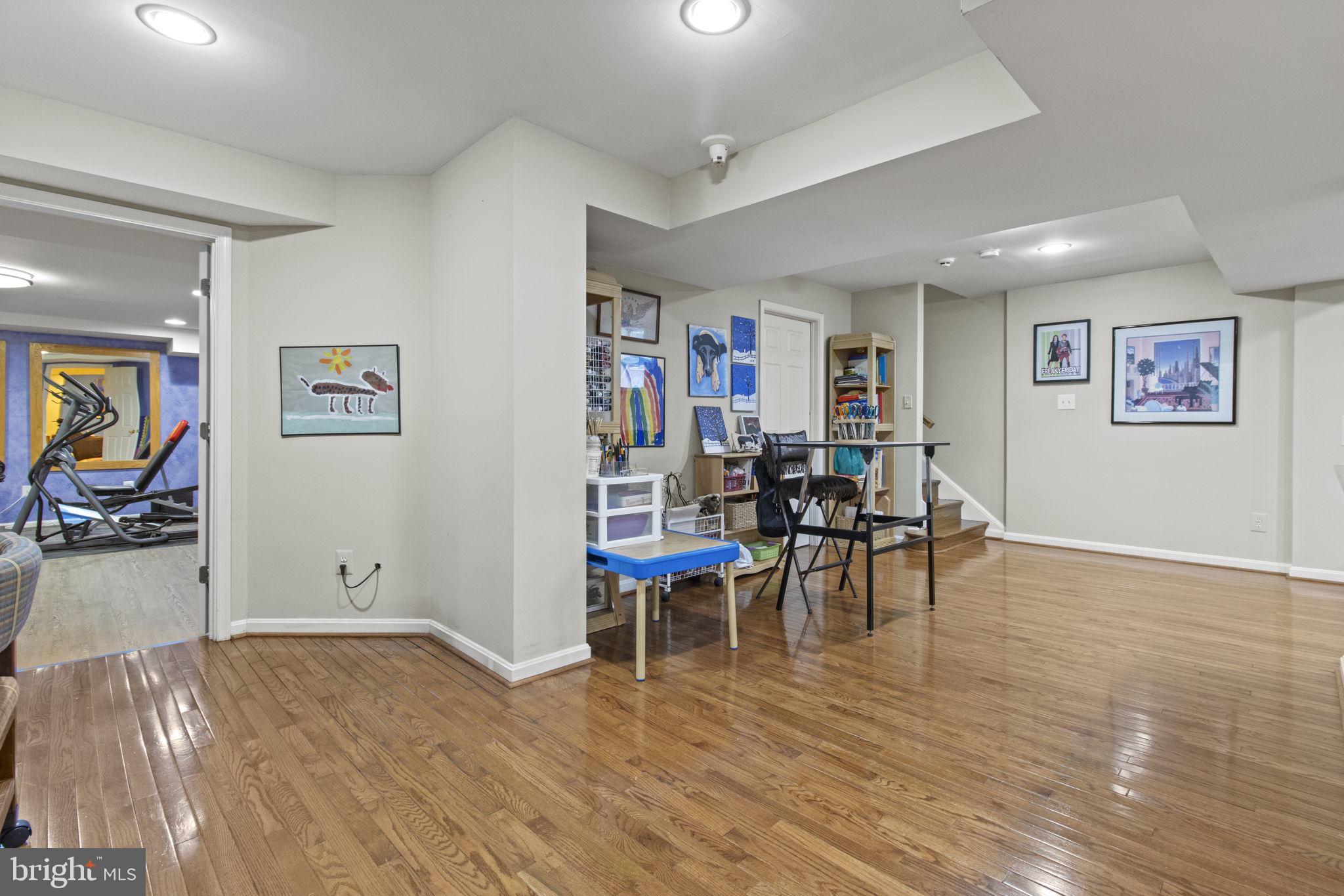 POTOMAC VILLAGE - Residential