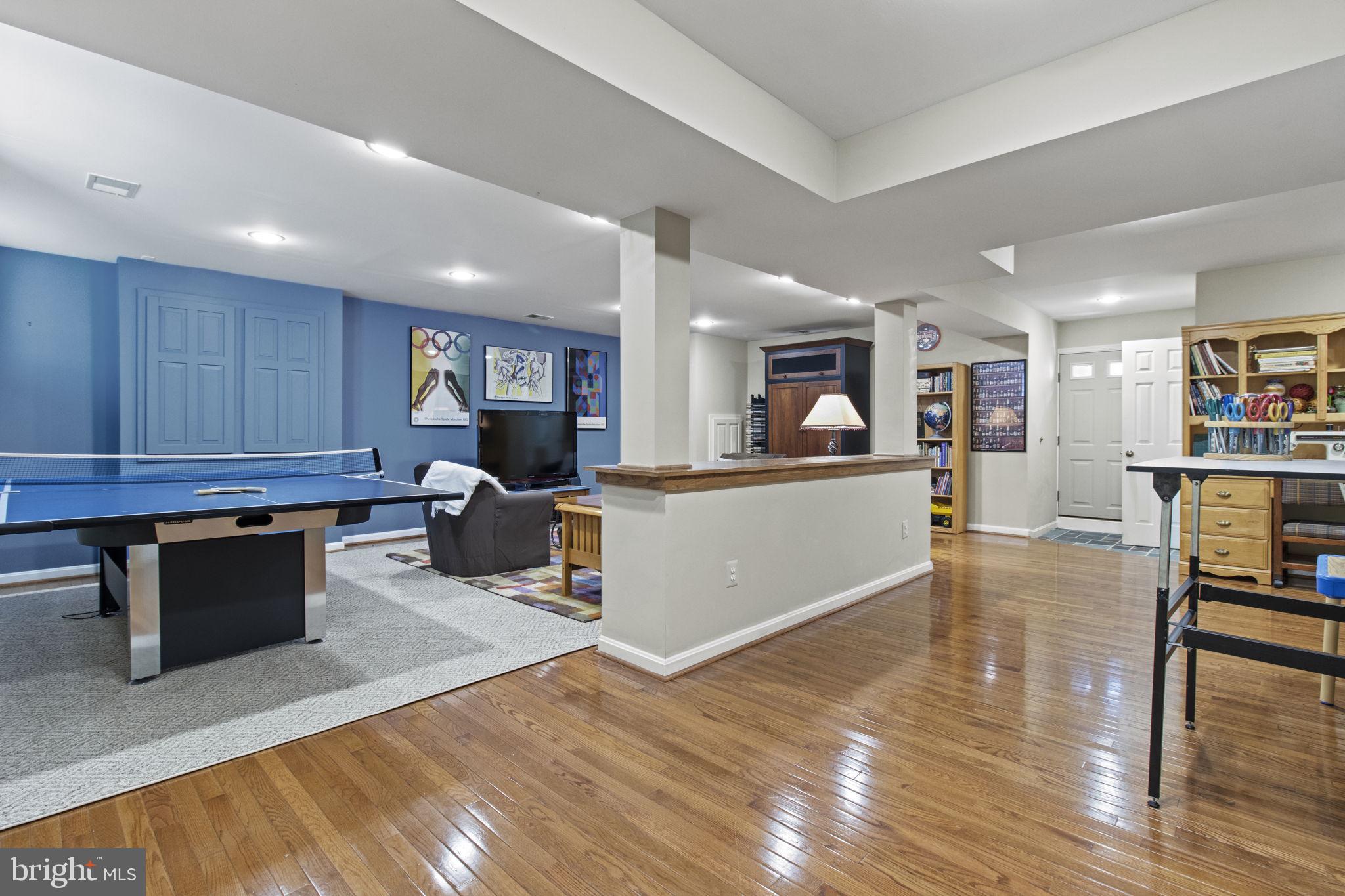 POTOMAC VILLAGE - Residential