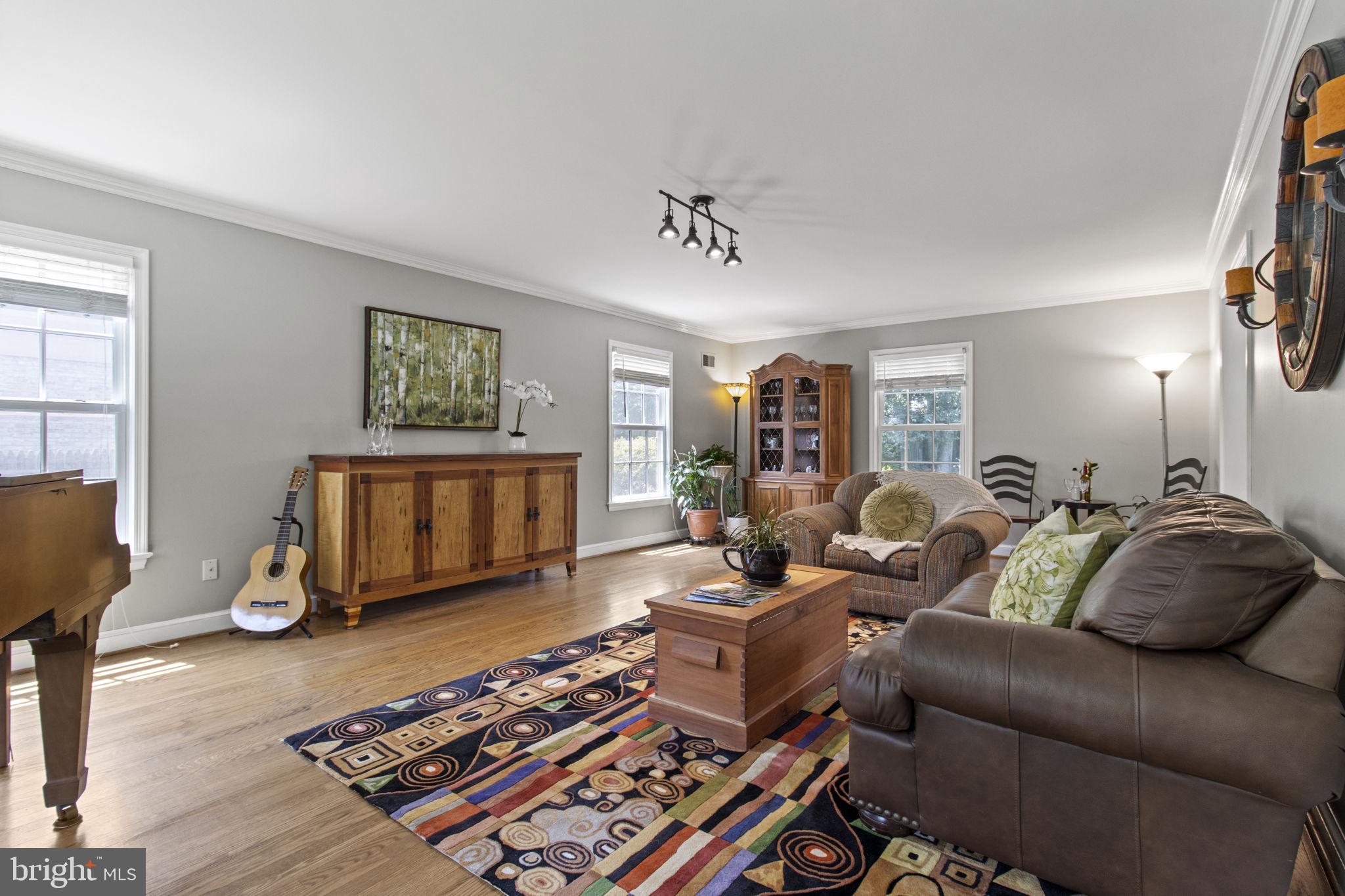 POTOMAC VILLAGE - Residential