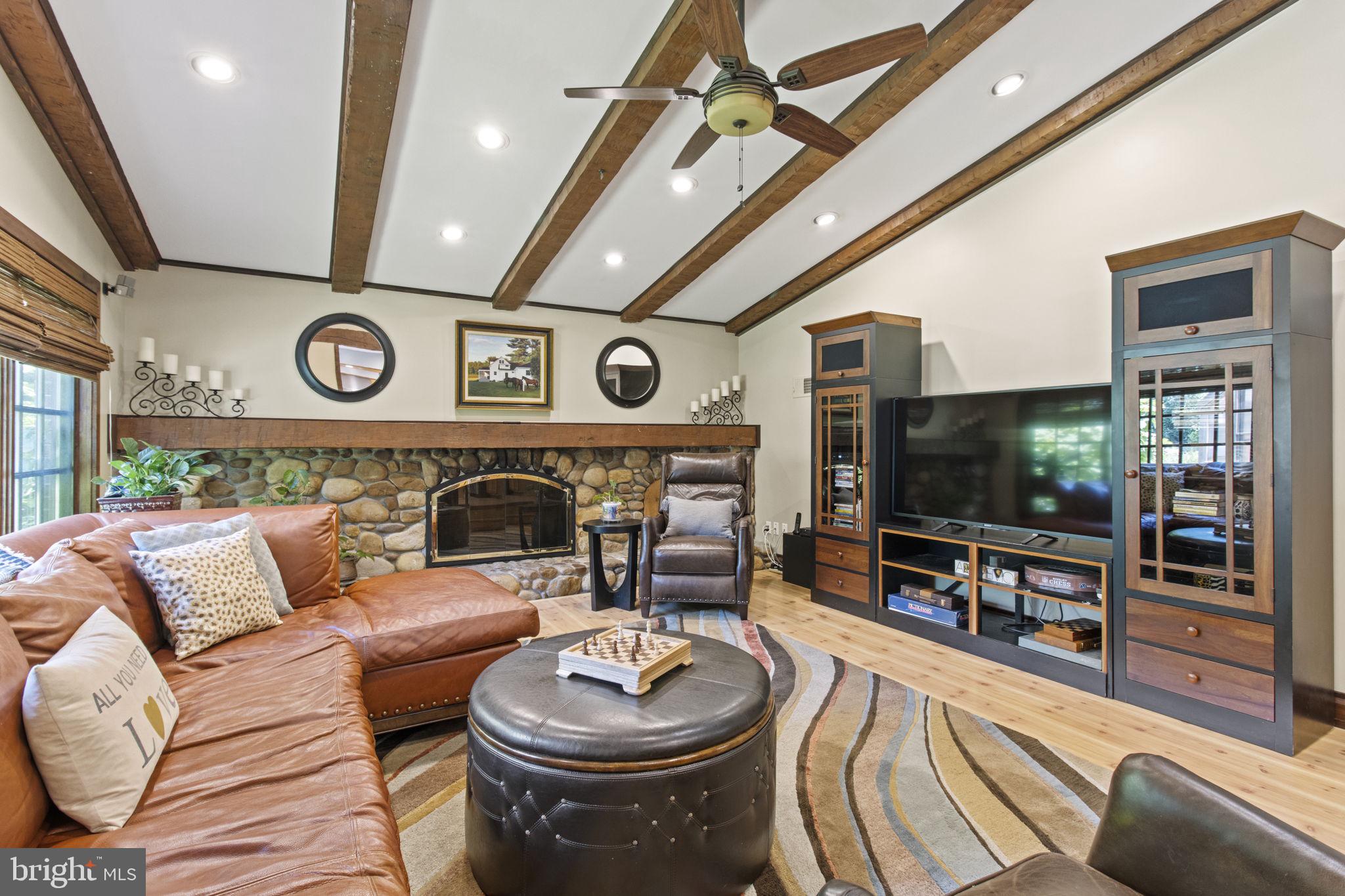 POTOMAC VILLAGE - Residential