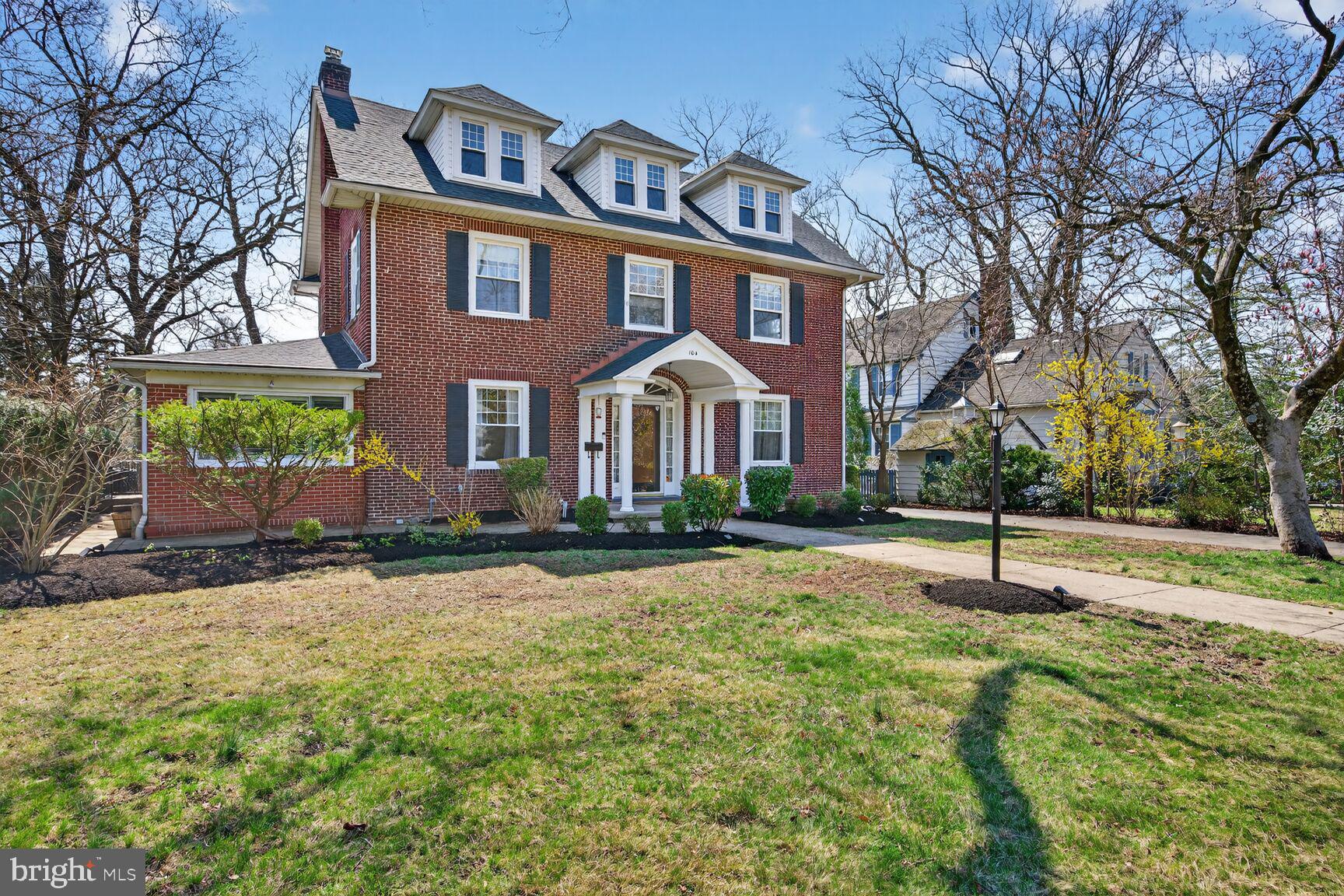 104 W MAPLE AVENUE