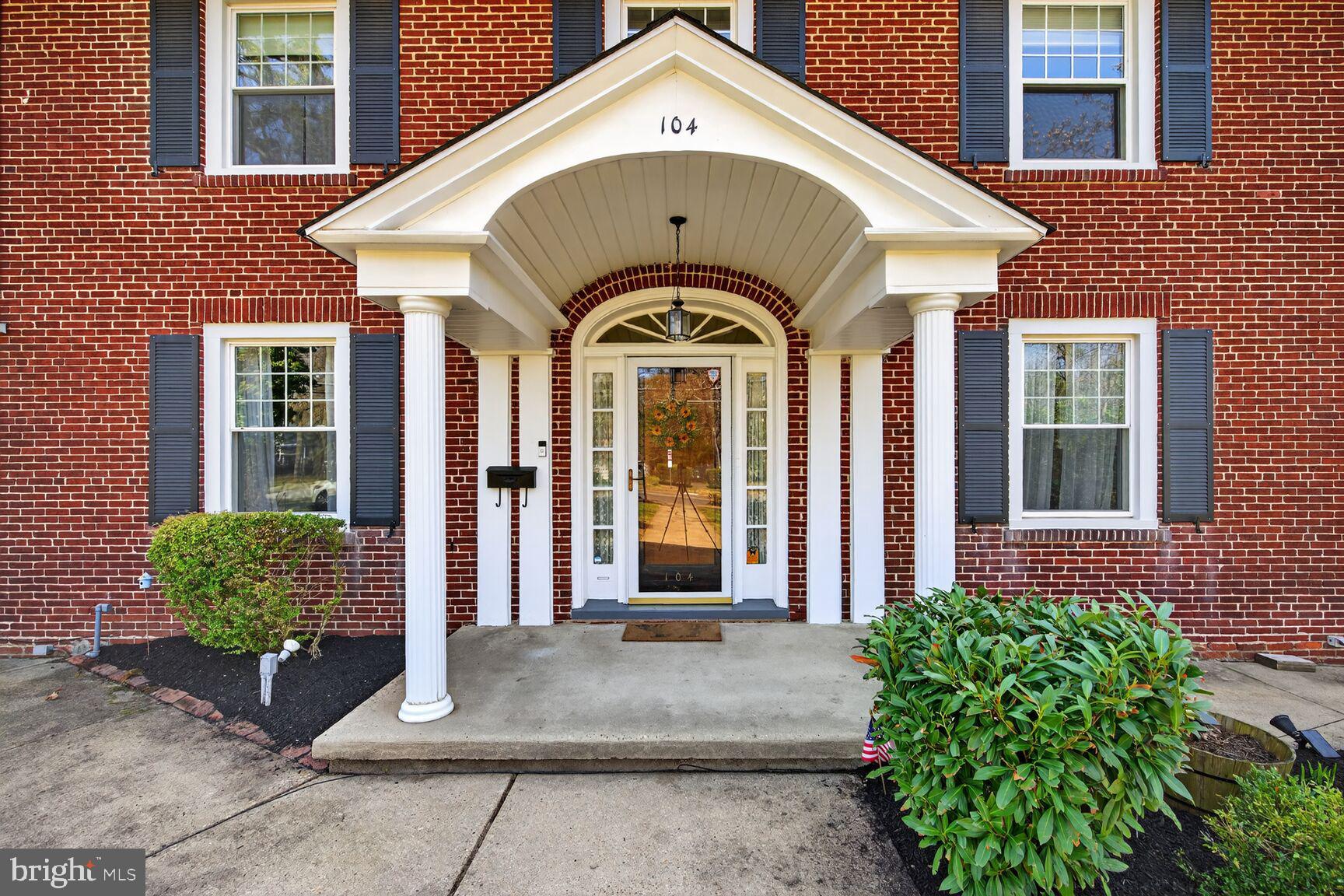 104 W MAPLE AVENUE