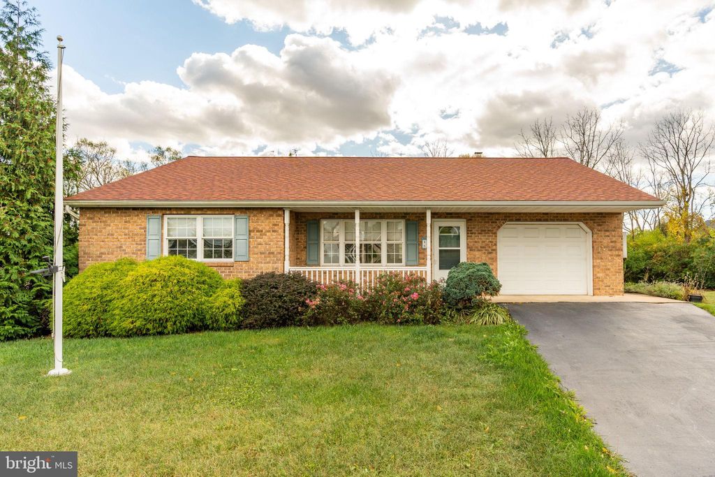 Photo of 46 Ray Drive, Denver, PA 17517 (MLS # PALA2058850)