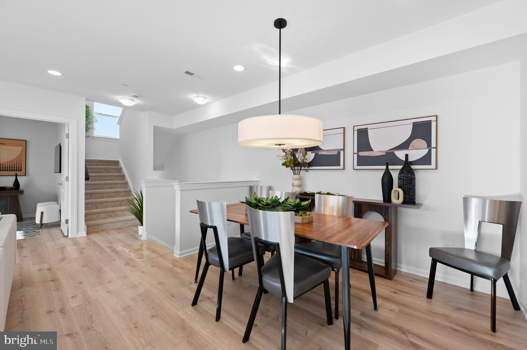 253 CHAPEL COURT 84A