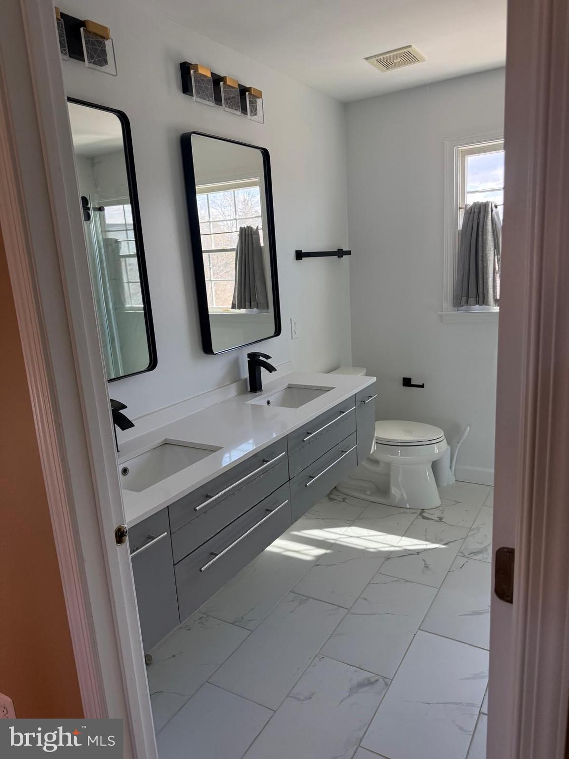 SOUTH RIDING - Residential Lease