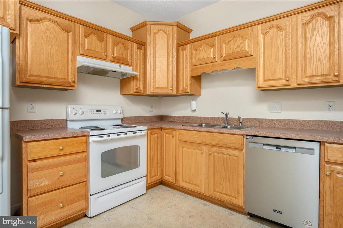 CORTLAND MANOR - Residential