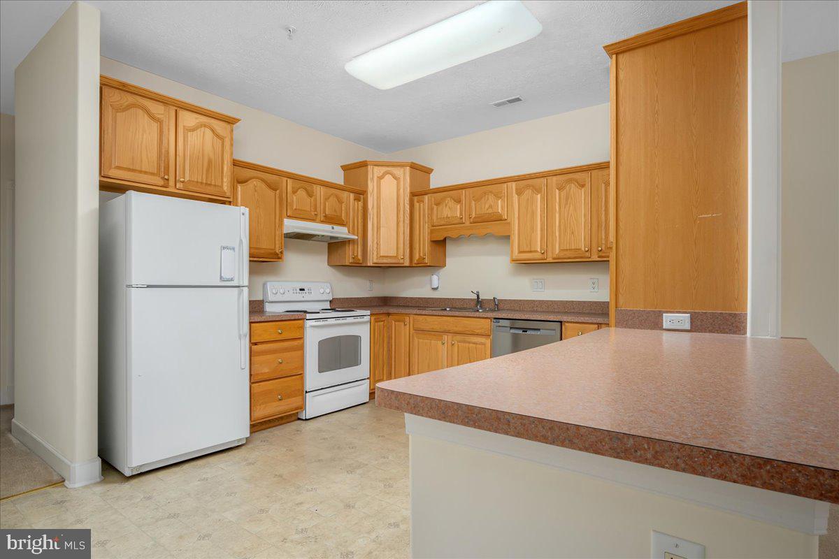 CORTLAND MANOR - Residential