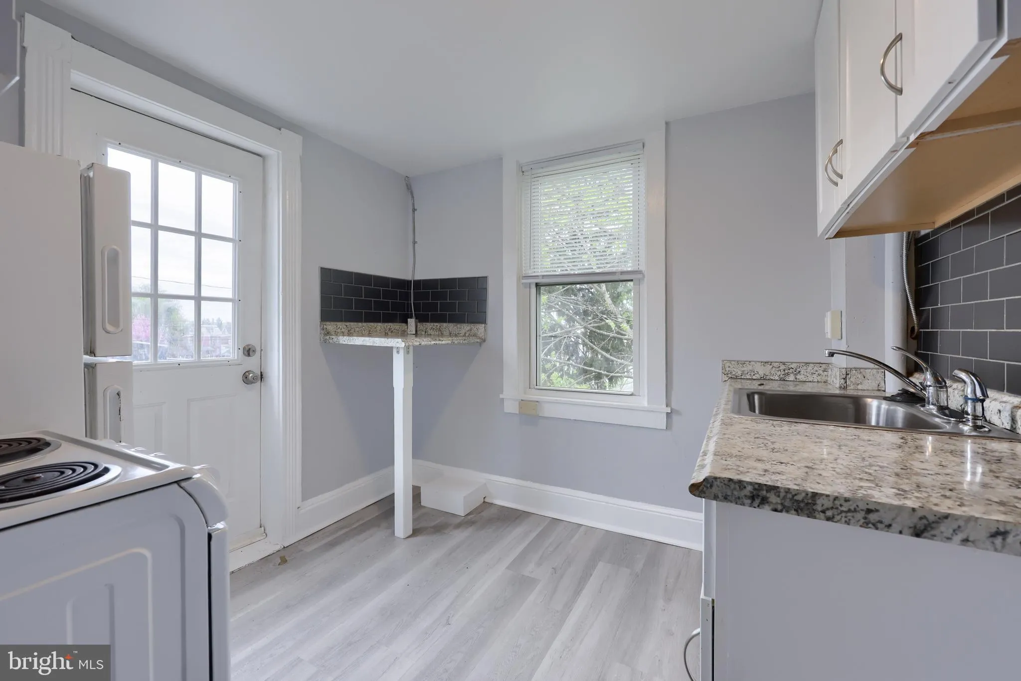 Lancaster, Pennsylvania 17603, United States, 4 Bedrooms Bedrooms, ,2 BathroomsBathrooms,Residential,Pending,114974