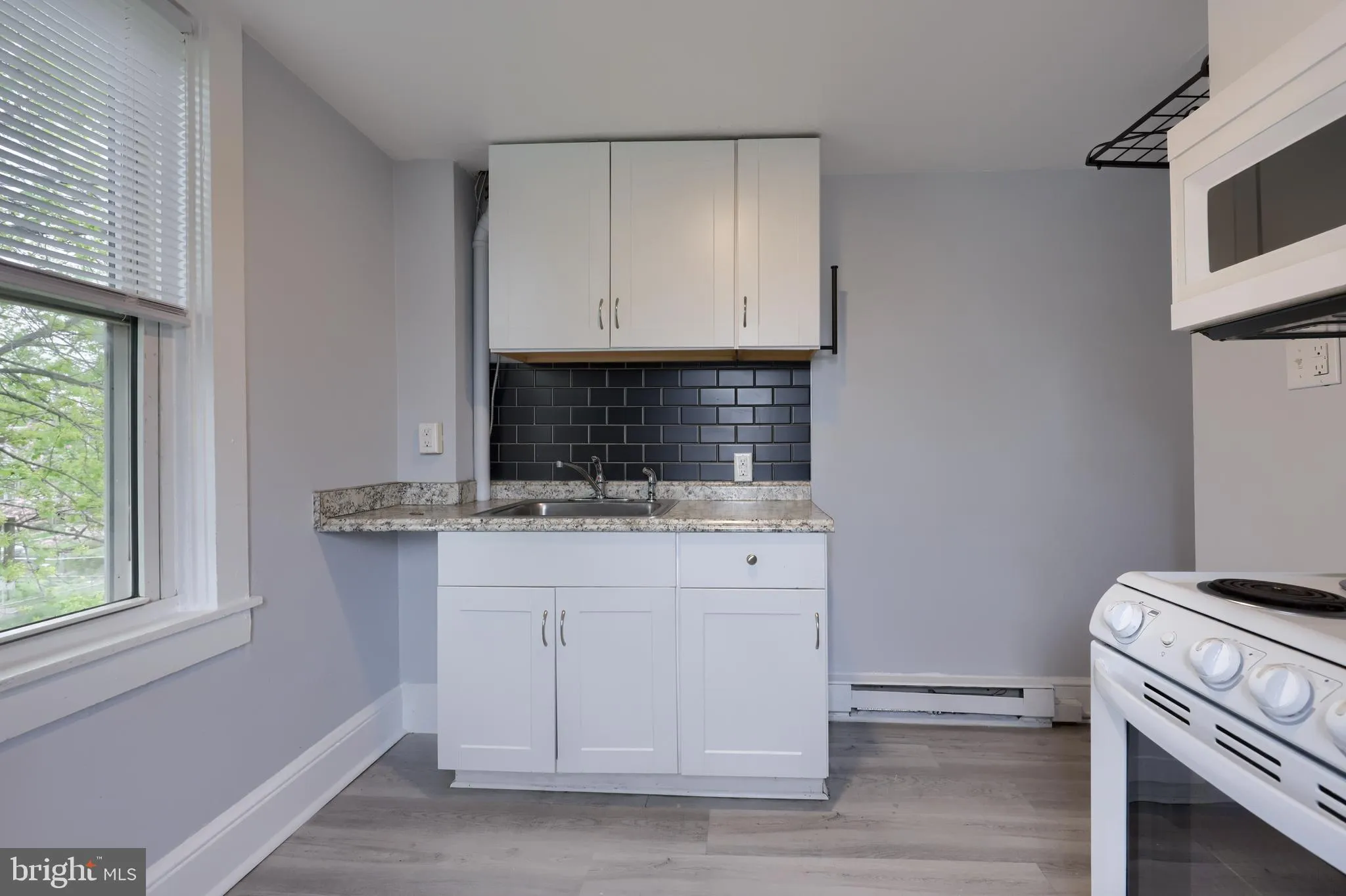 Lancaster, Pennsylvania 17603, United States, 4 Bedrooms Bedrooms, ,2 BathroomsBathrooms,Residential,Pending,114974