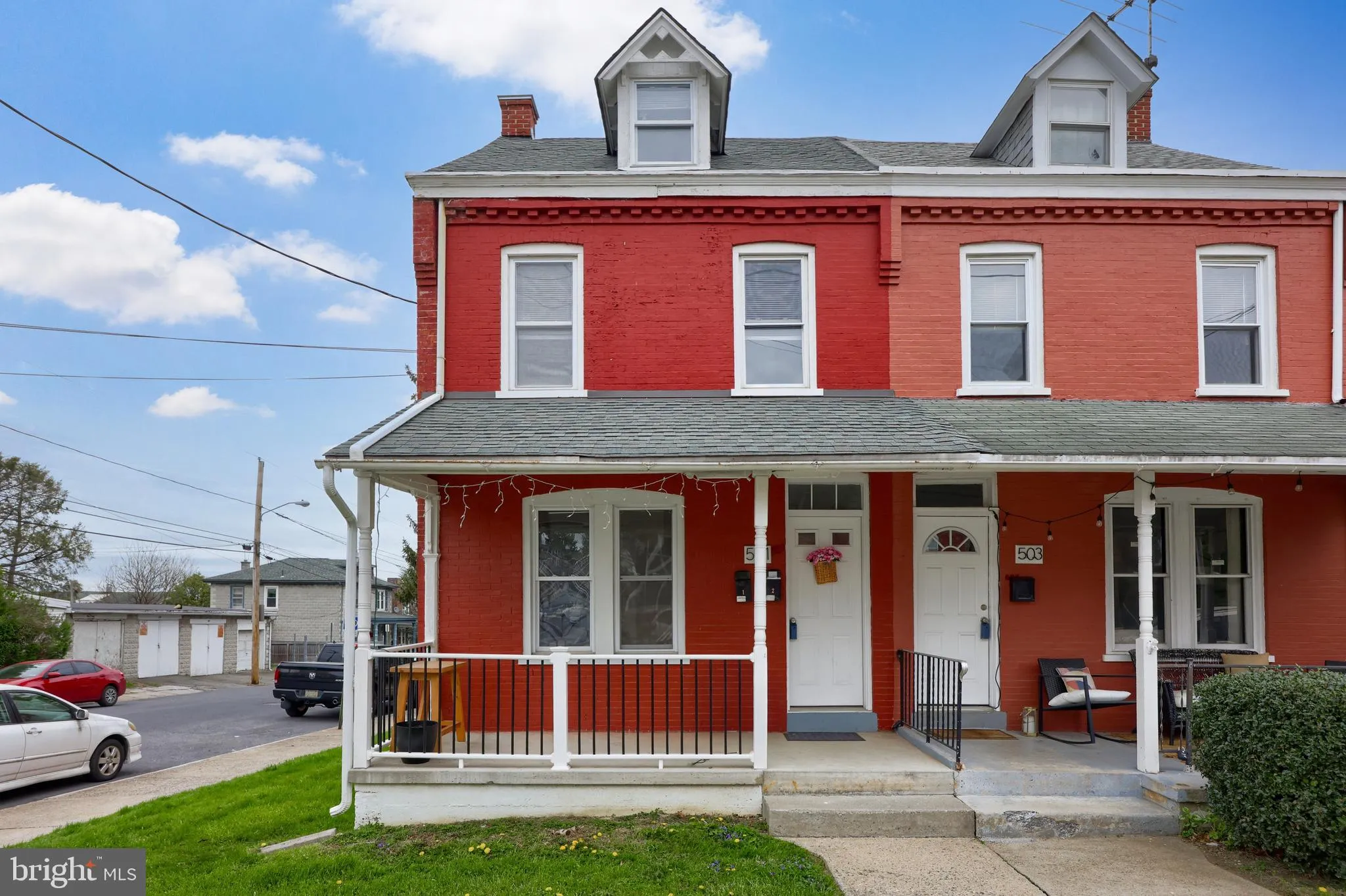 Lancaster, Pennsylvania 17603, United States, 4 Bedrooms Bedrooms, ,2 BathroomsBathrooms,Residential,Pending,114974