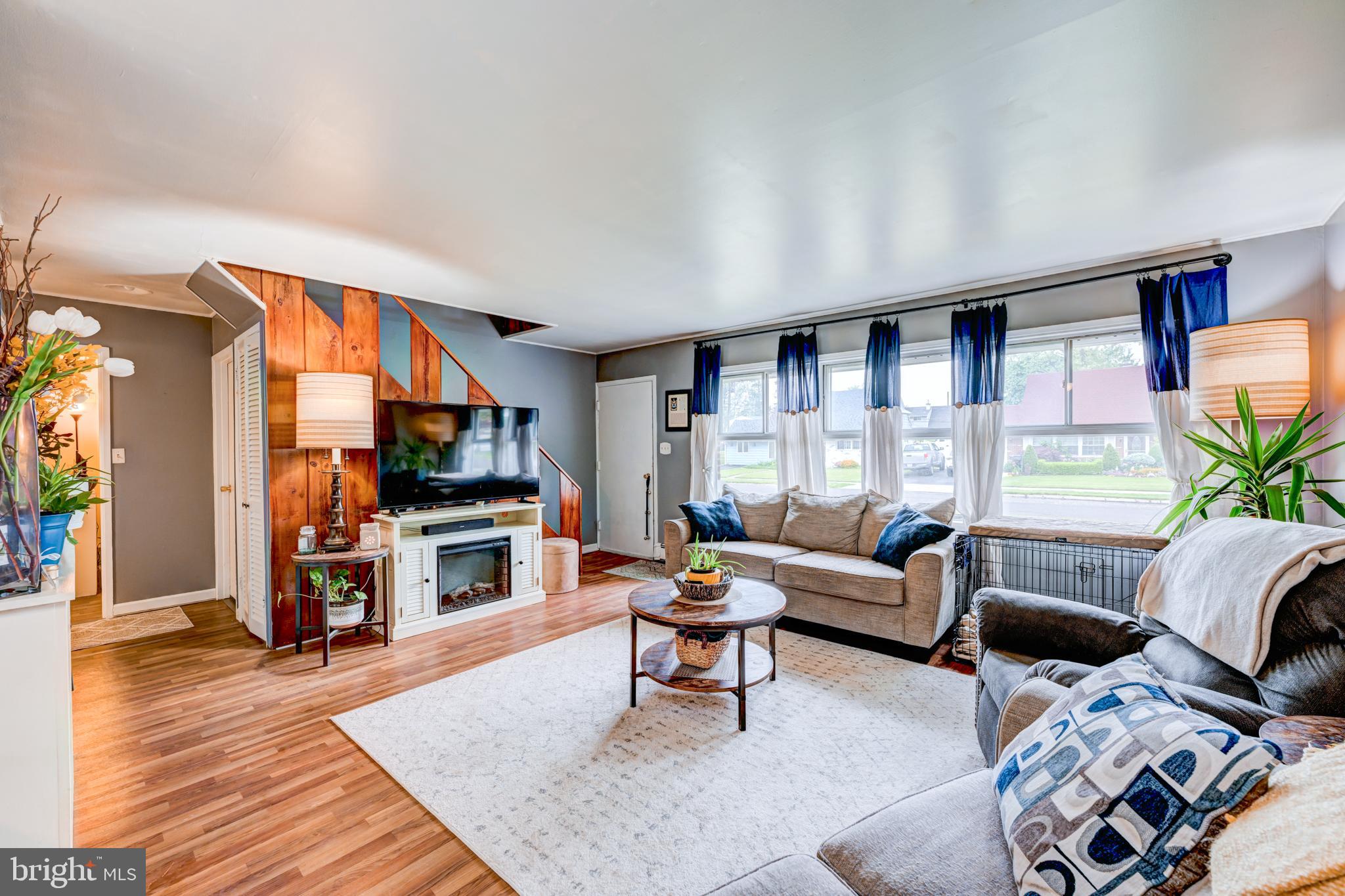 INDIAN CREEK - Residential