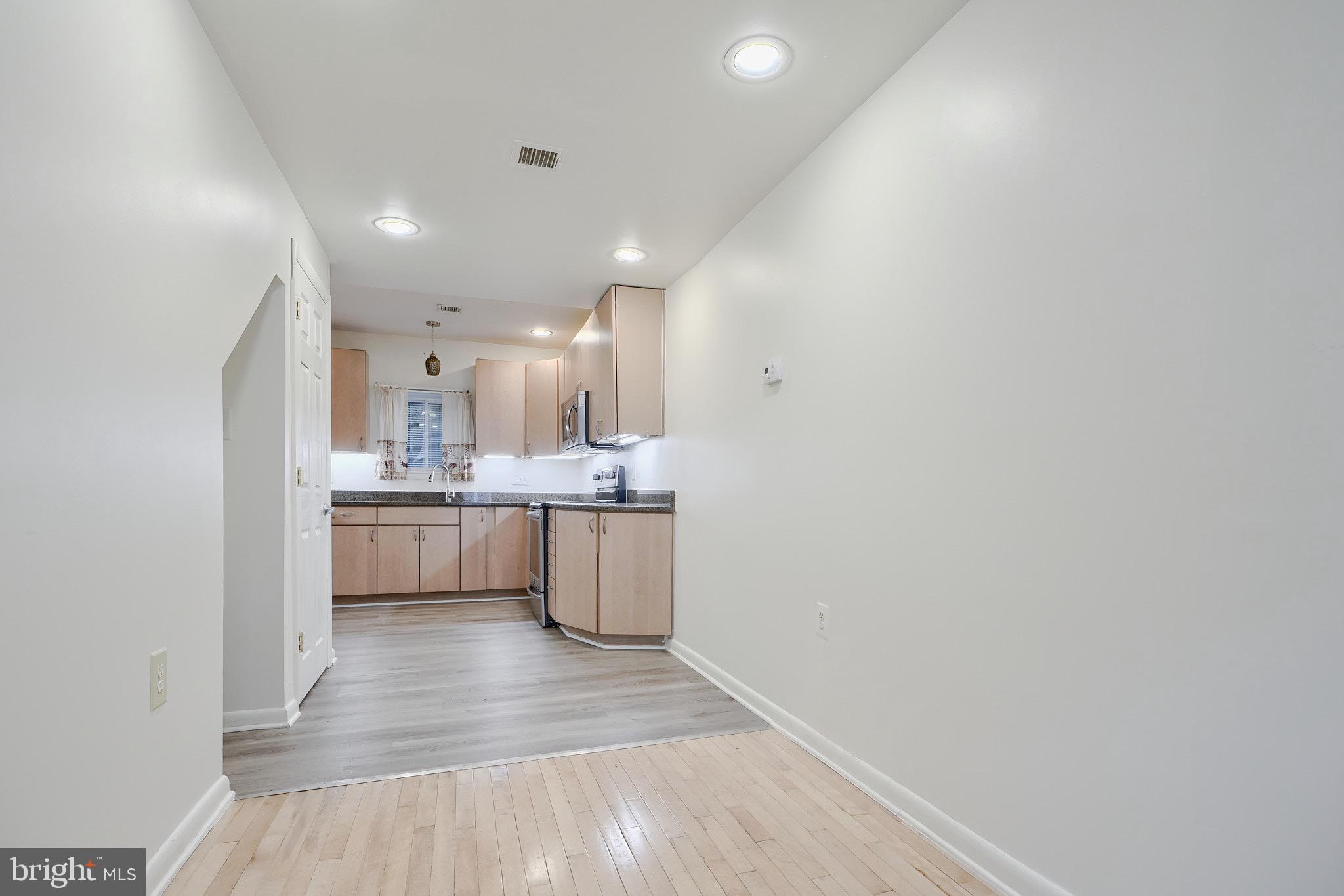 HOLLINS MARKET - Residential Lease