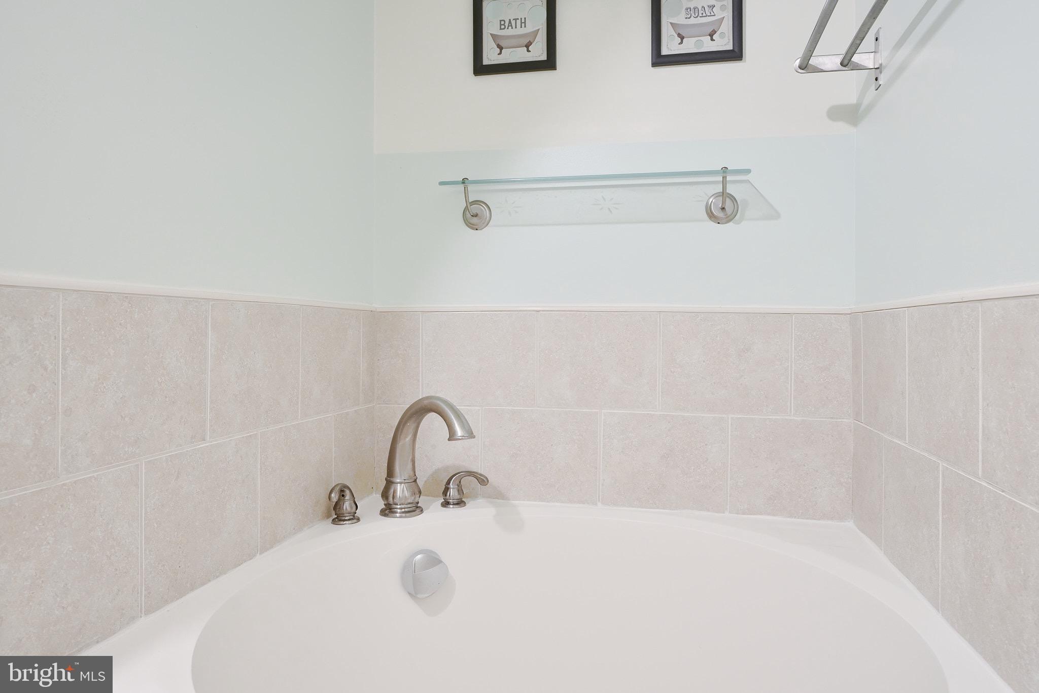 HOLLINS MARKET - Residential Lease