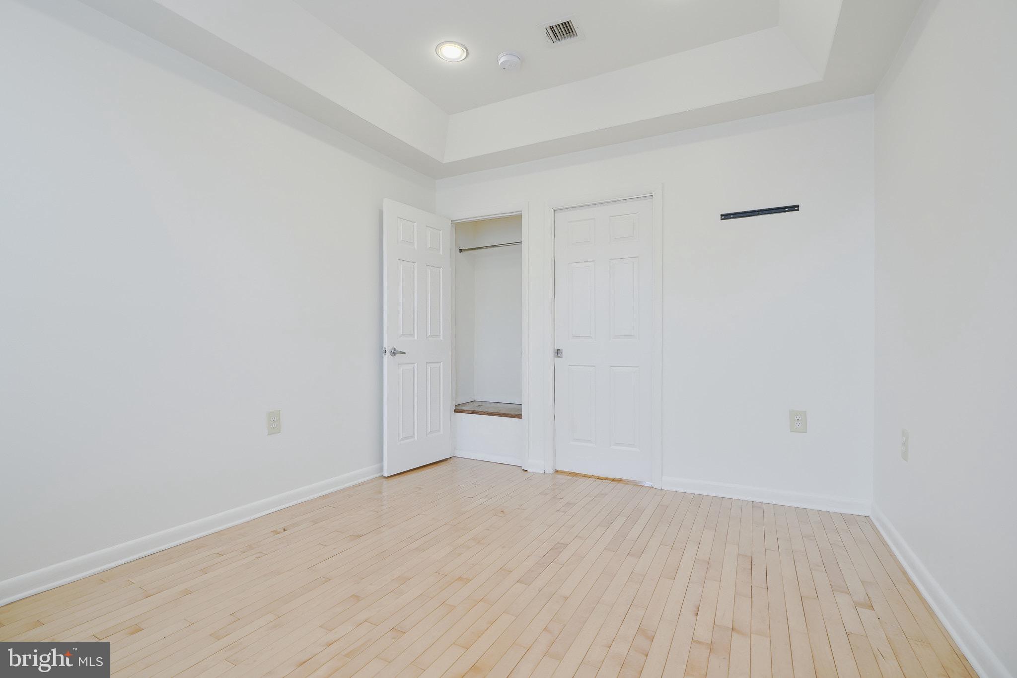 HOLLINS MARKET - Residential Lease