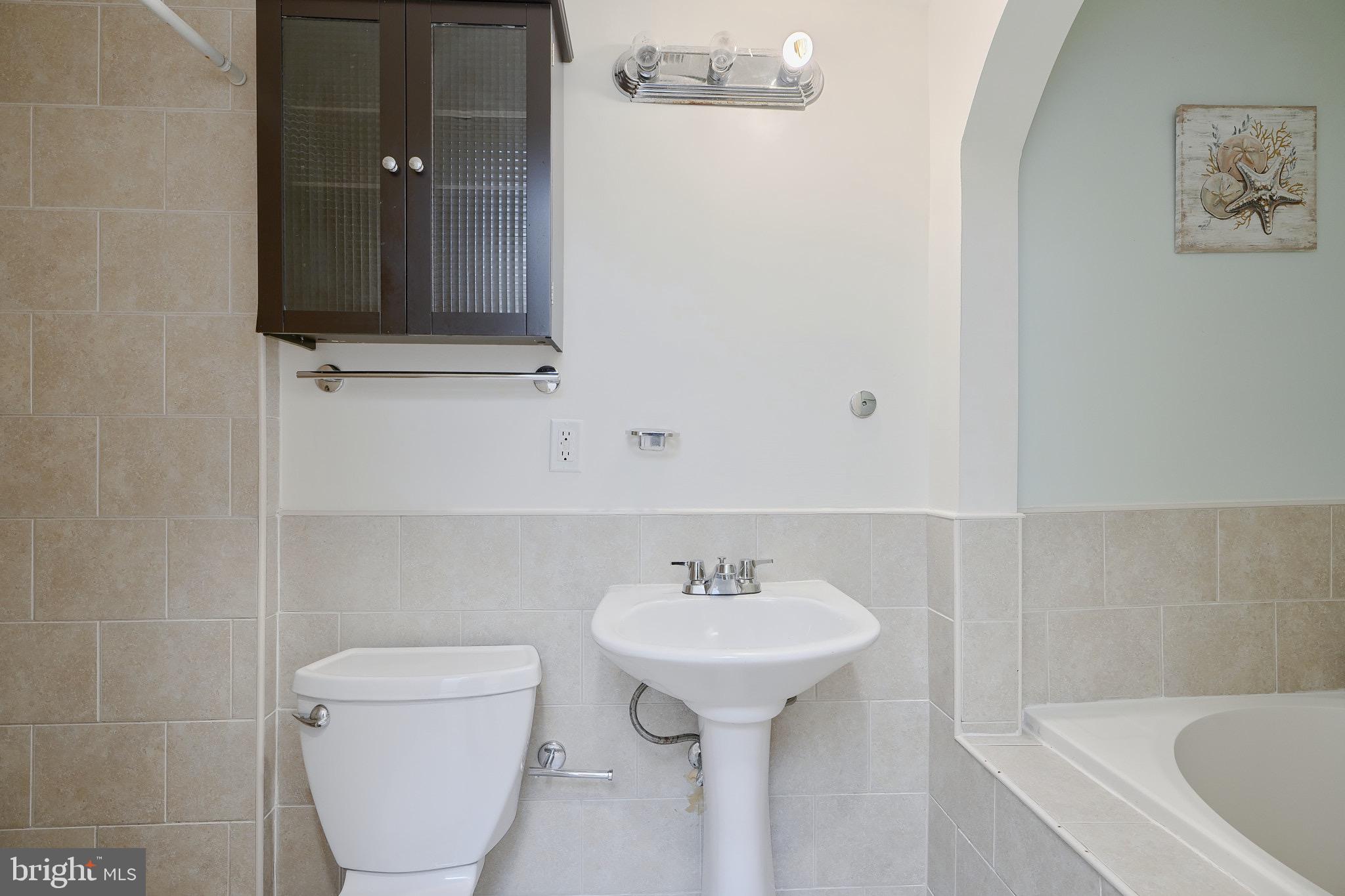 HOLLINS MARKET - Residential Lease