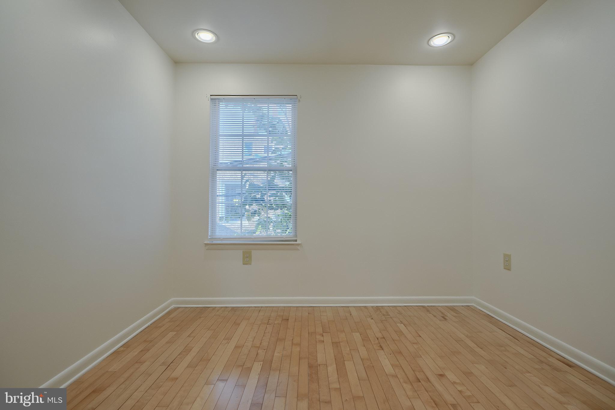 HOLLINS MARKET - Residential Lease