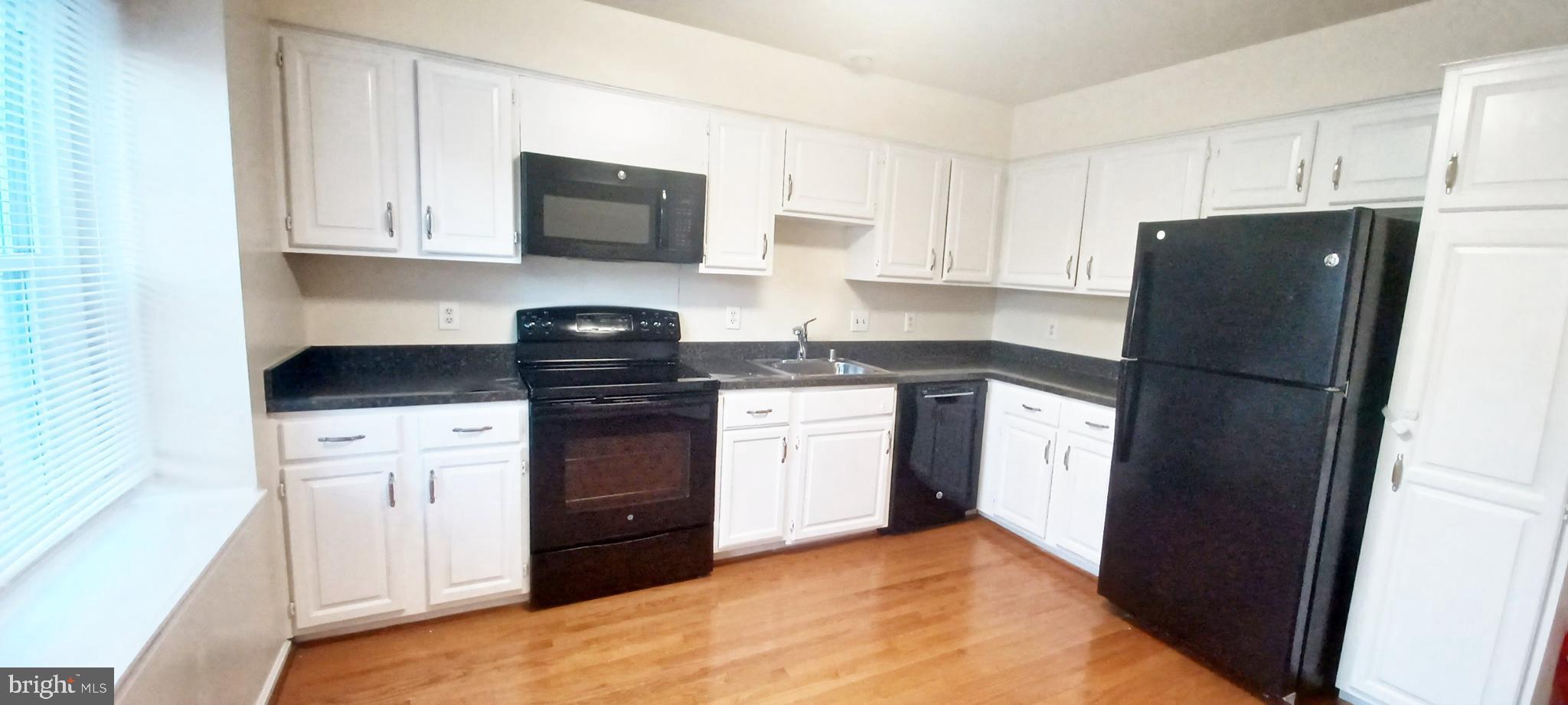 STONEHURST - Residential Lease