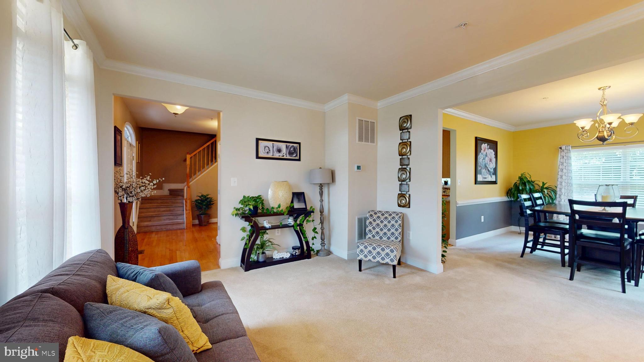 5911 KAVEH COURT