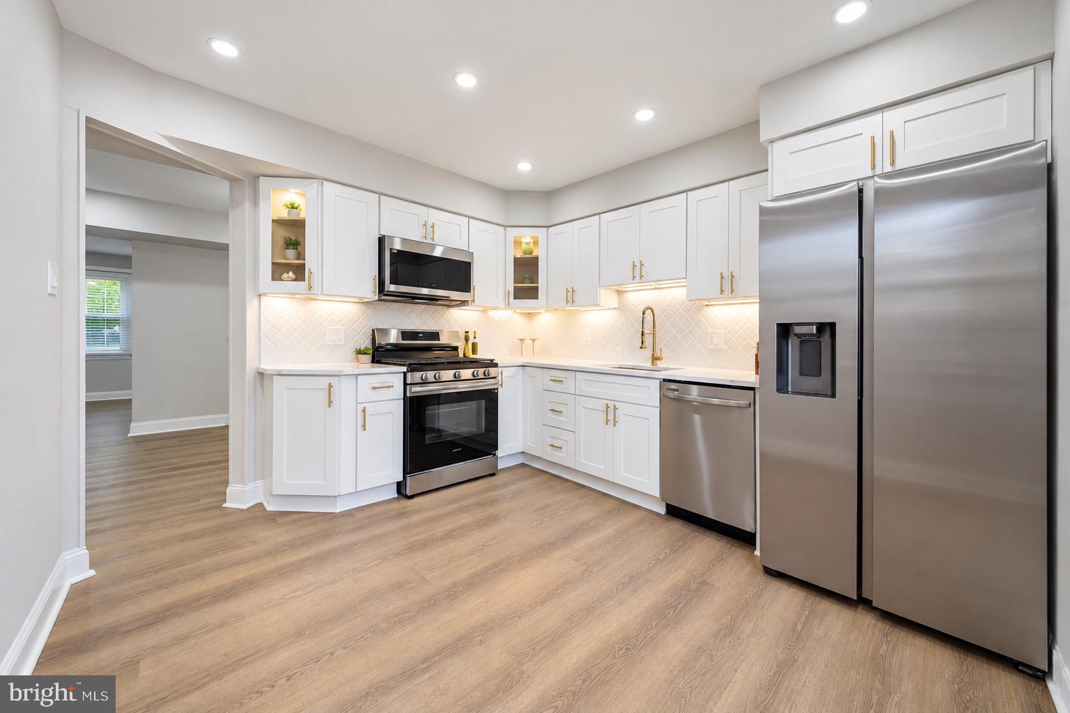 118 W COLLINS COURT