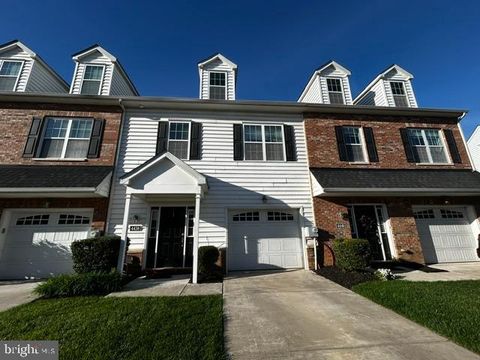 Townhouse For Rent - 4438 Riverview Lane #16<br/> PHILADELPHIA, PA 19129