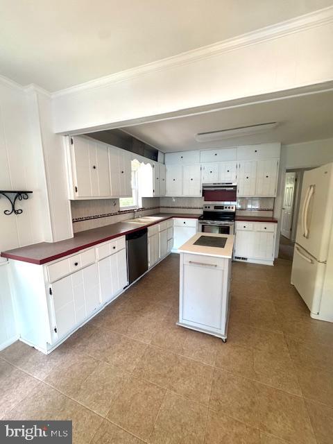 SILVER SANDS - Residential Lease