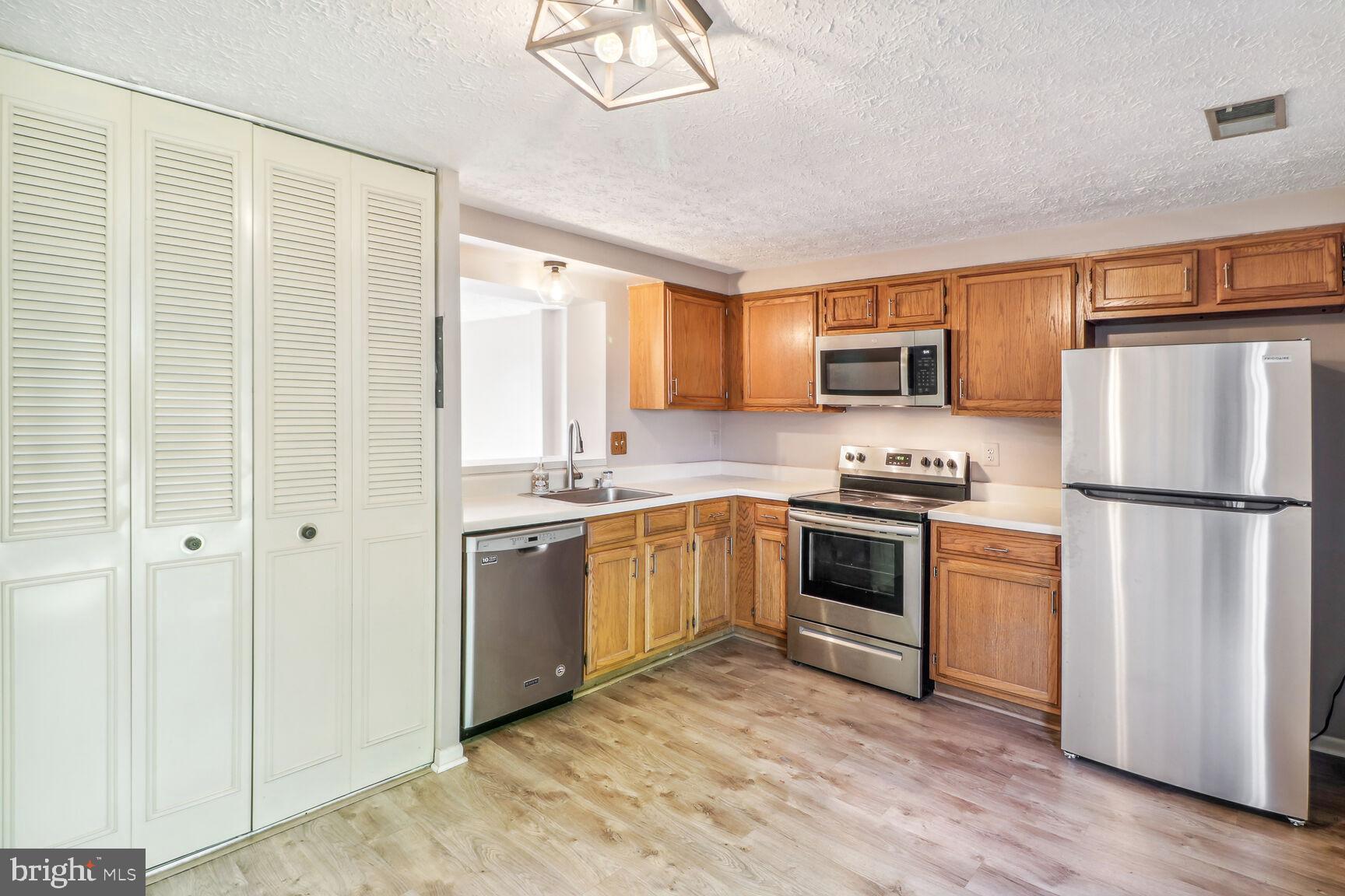 514 WHITE SURF TERRACE